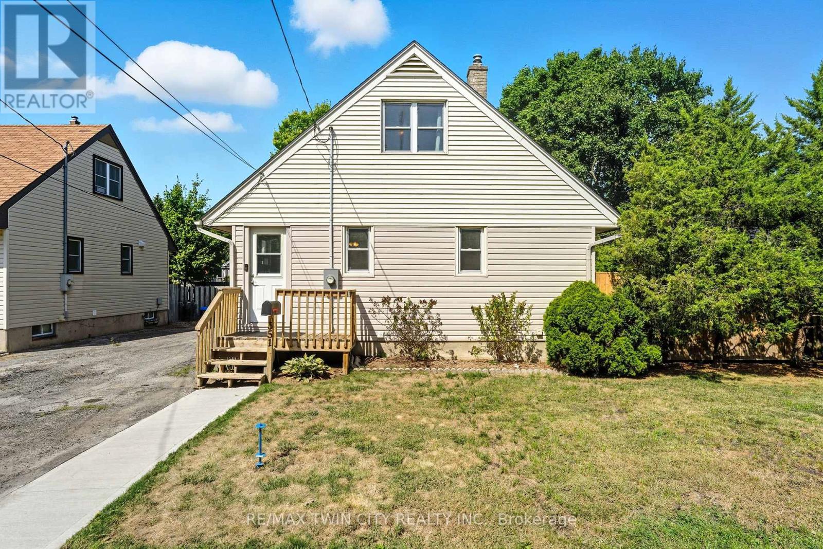 Property at 351 GRAND RIVER AVENUE image 2
