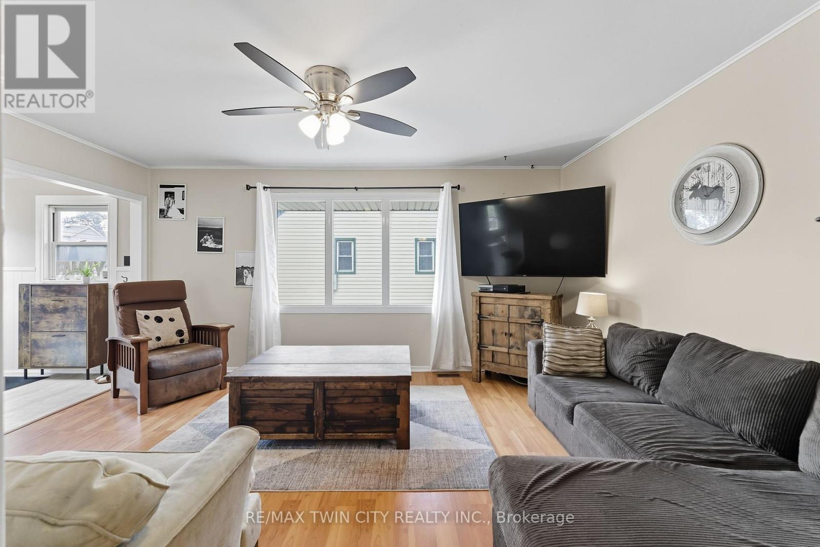 Property at 351 GRAND RIVER AVENUE image 5