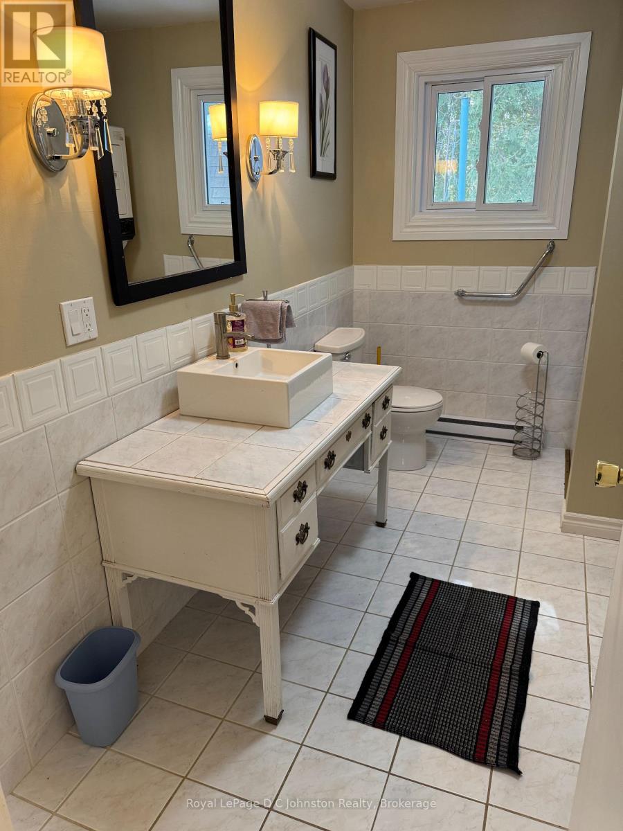 341 Palmerston Street, Saugeen Shores, Ontario  N0H 2L0 - Photo 17 - X12402246