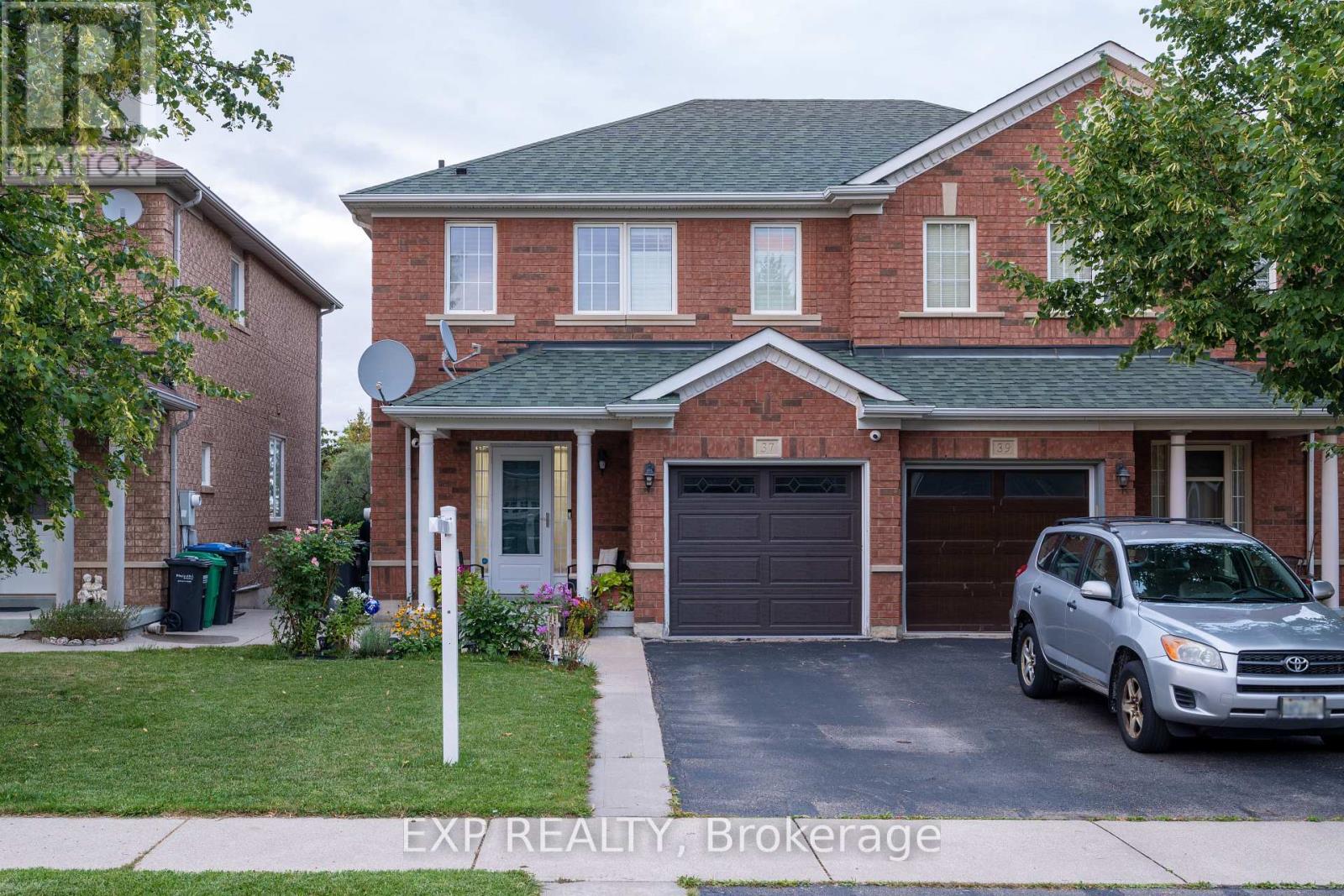 37 FARTHINGALE CRESCENT, Brampton, Ontario