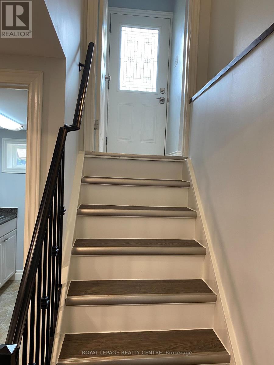 35 Aintree Crescent, Brampton, Ontario  L6T 2T2 - Photo 19 - W12373347