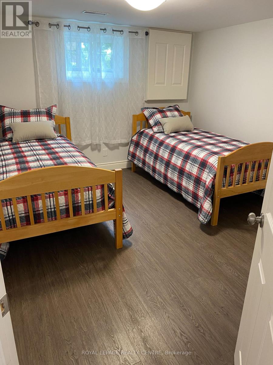 35 Aintree Crescent, Brampton, Ontario  L6T 2T2 - Photo 22 - W12373347