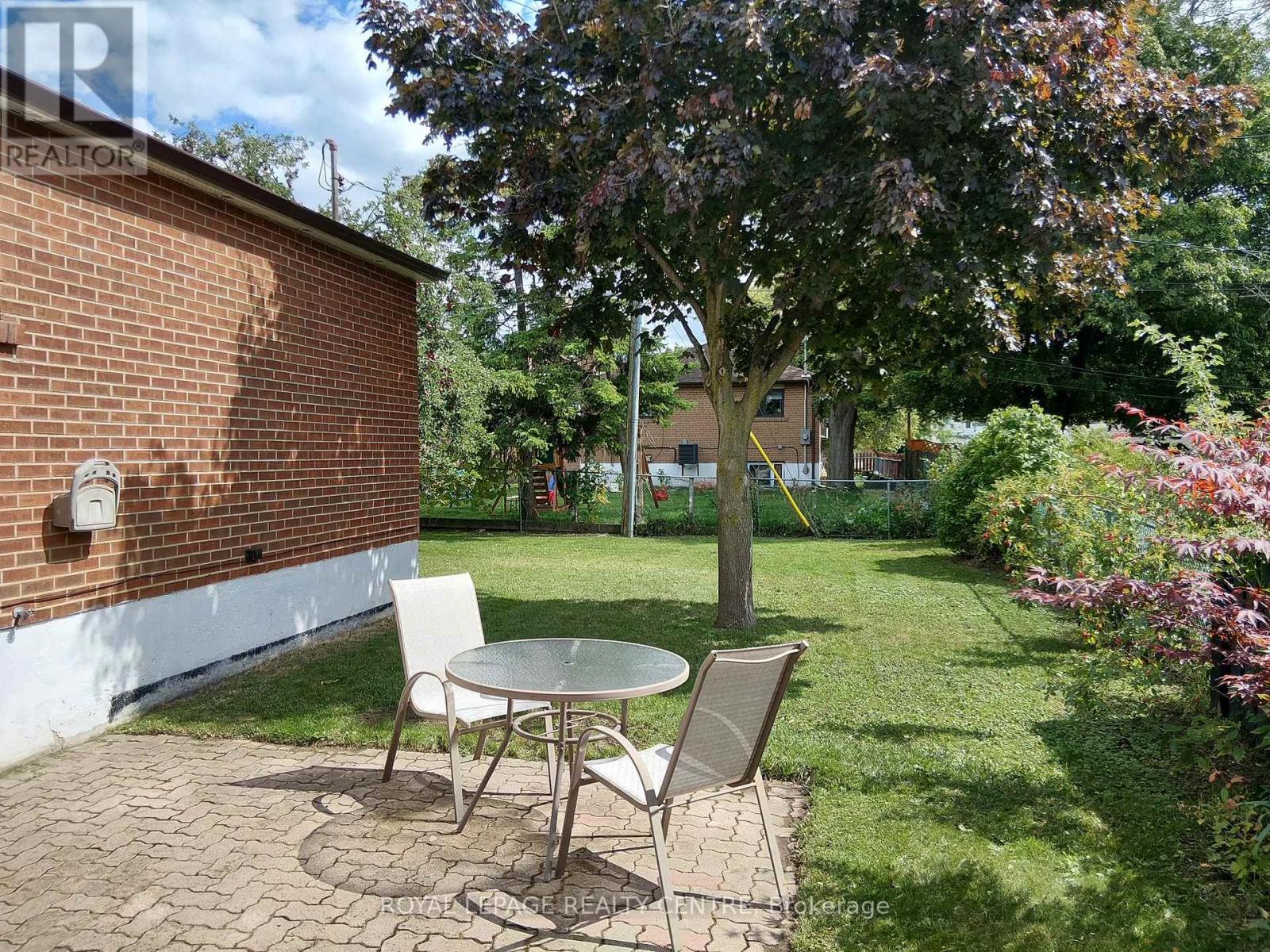 35 Aintree Crescent, Brampton, Ontario  L6T 2T2 - Photo 29 - W12373347