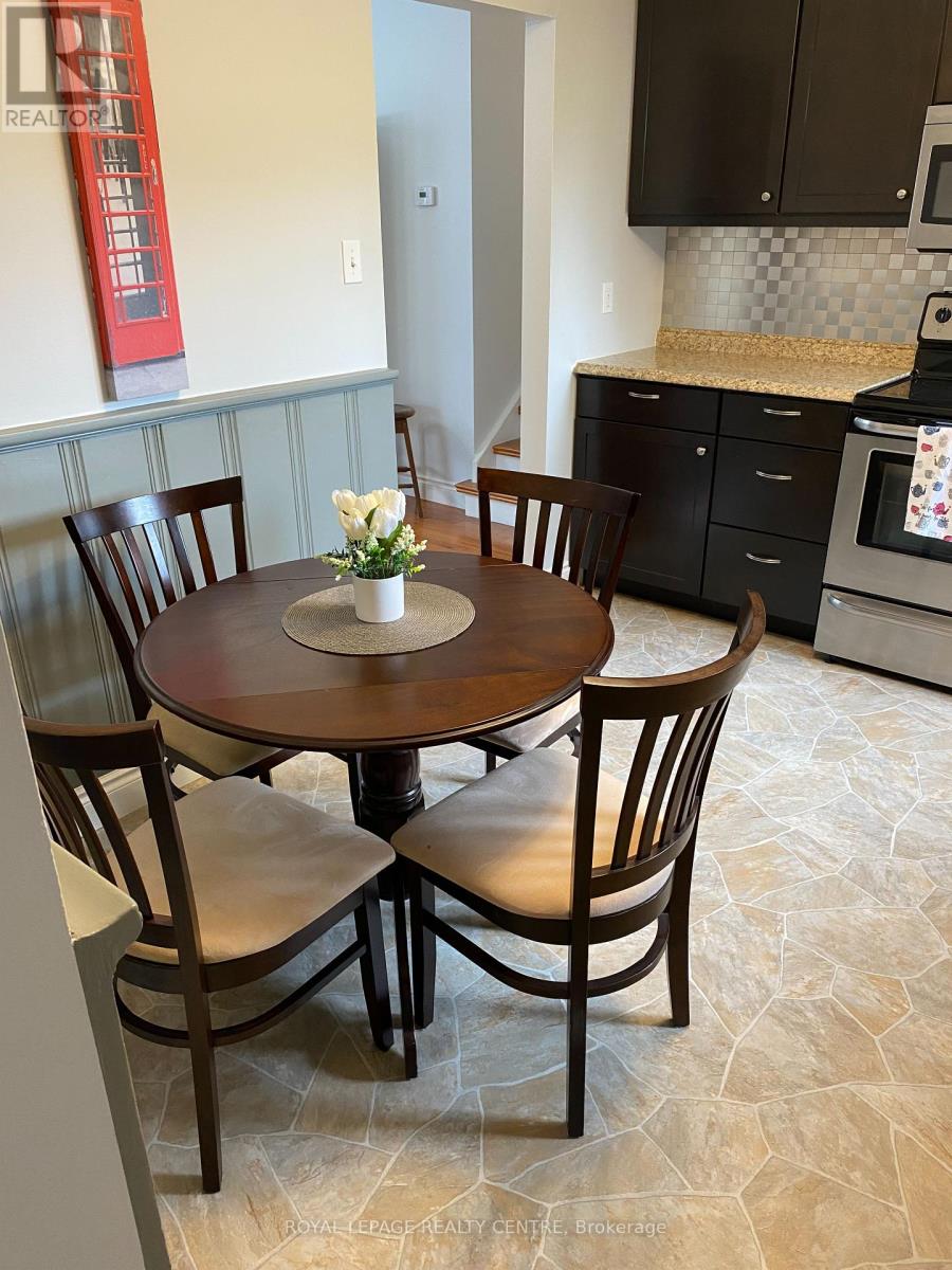 35 Aintree Crescent, Brampton, Ontario  L6T 2T2 - Photo 13 - W12373347