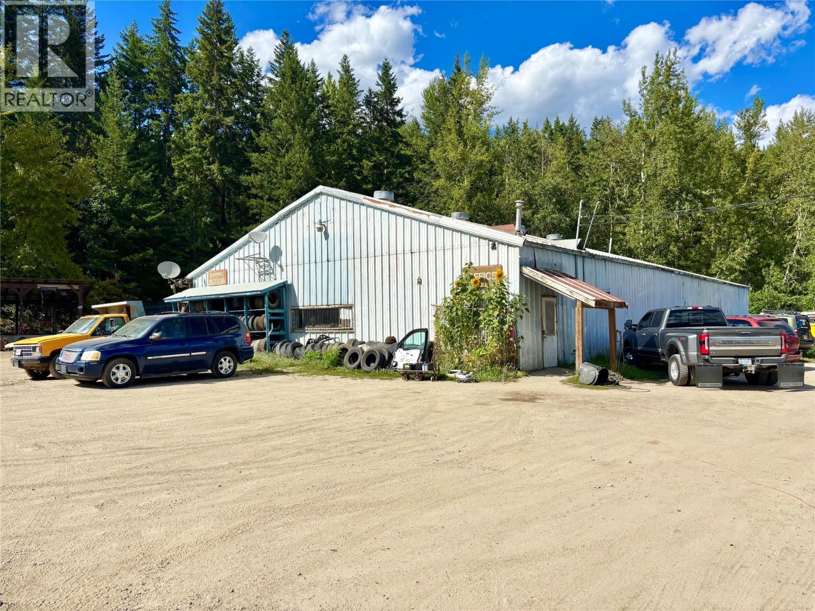 4751 5th Avenue Sw, Salmon Arm, British Columbia  V1E 2Y9 - Photo 11 - 10359615