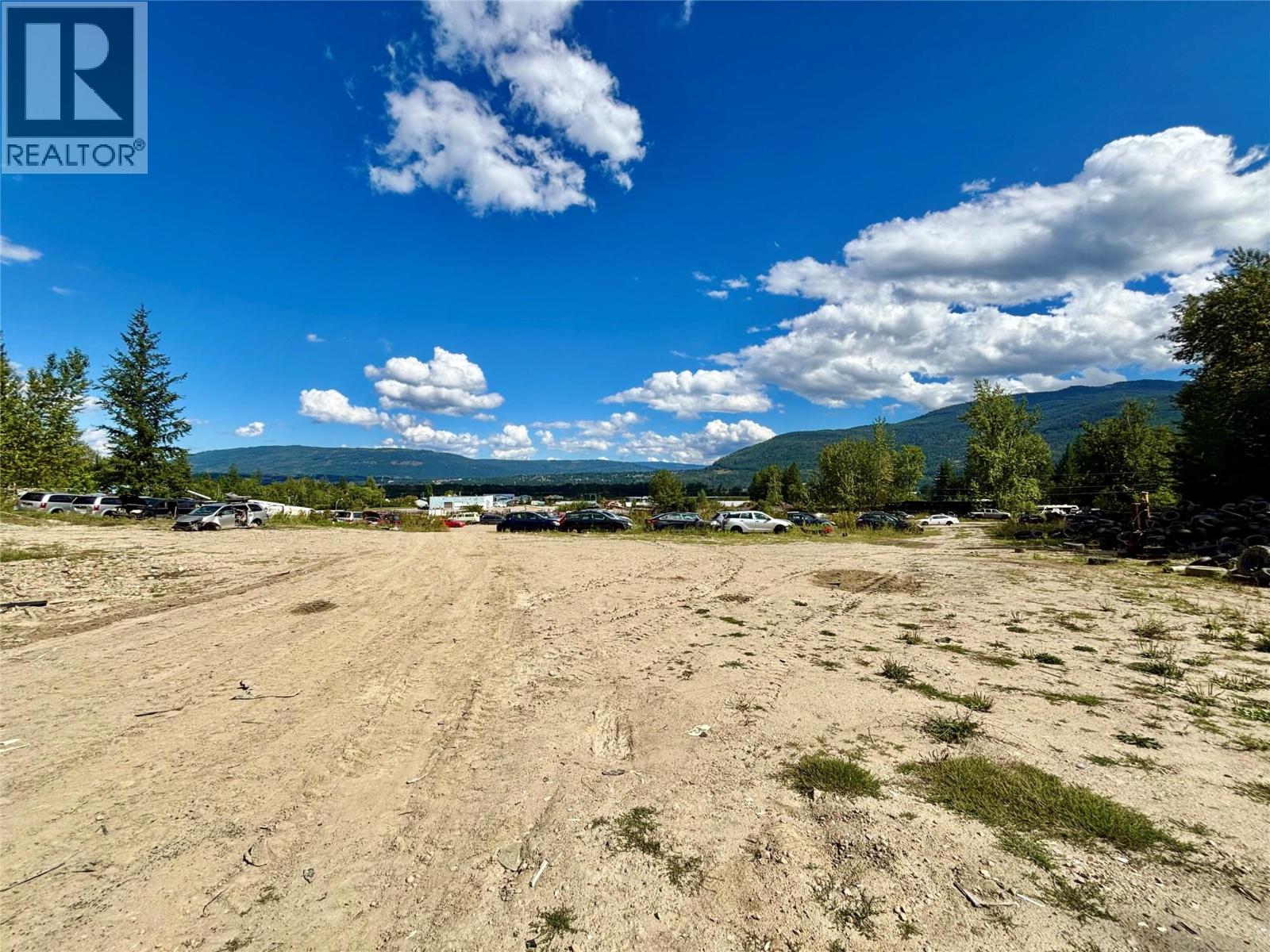 4751 5th Avenue Sw, Salmon Arm, British Columbia  V1E 2Y9 - Photo 3 - 10359615