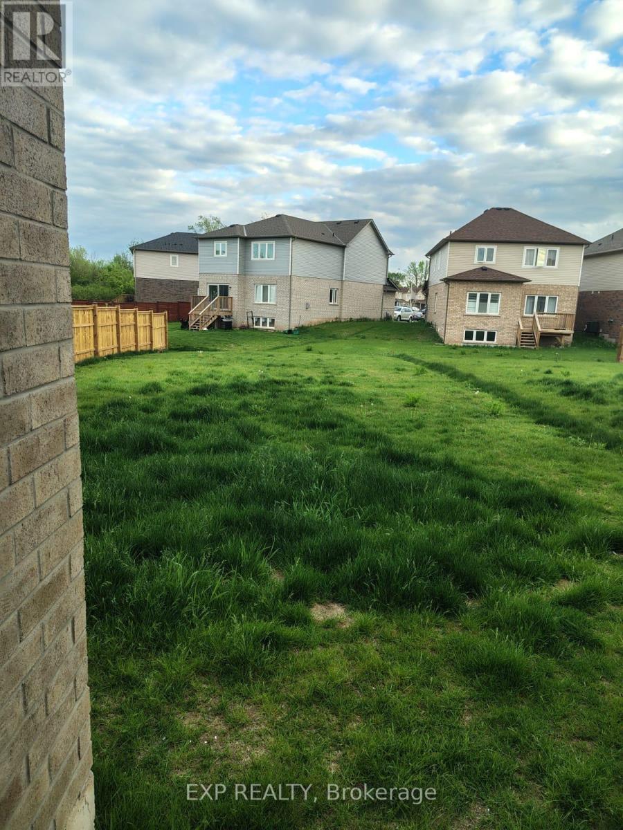317 Forks Road E, Welland, Ontario  L3B 6C8 - Photo 16 - X12342926