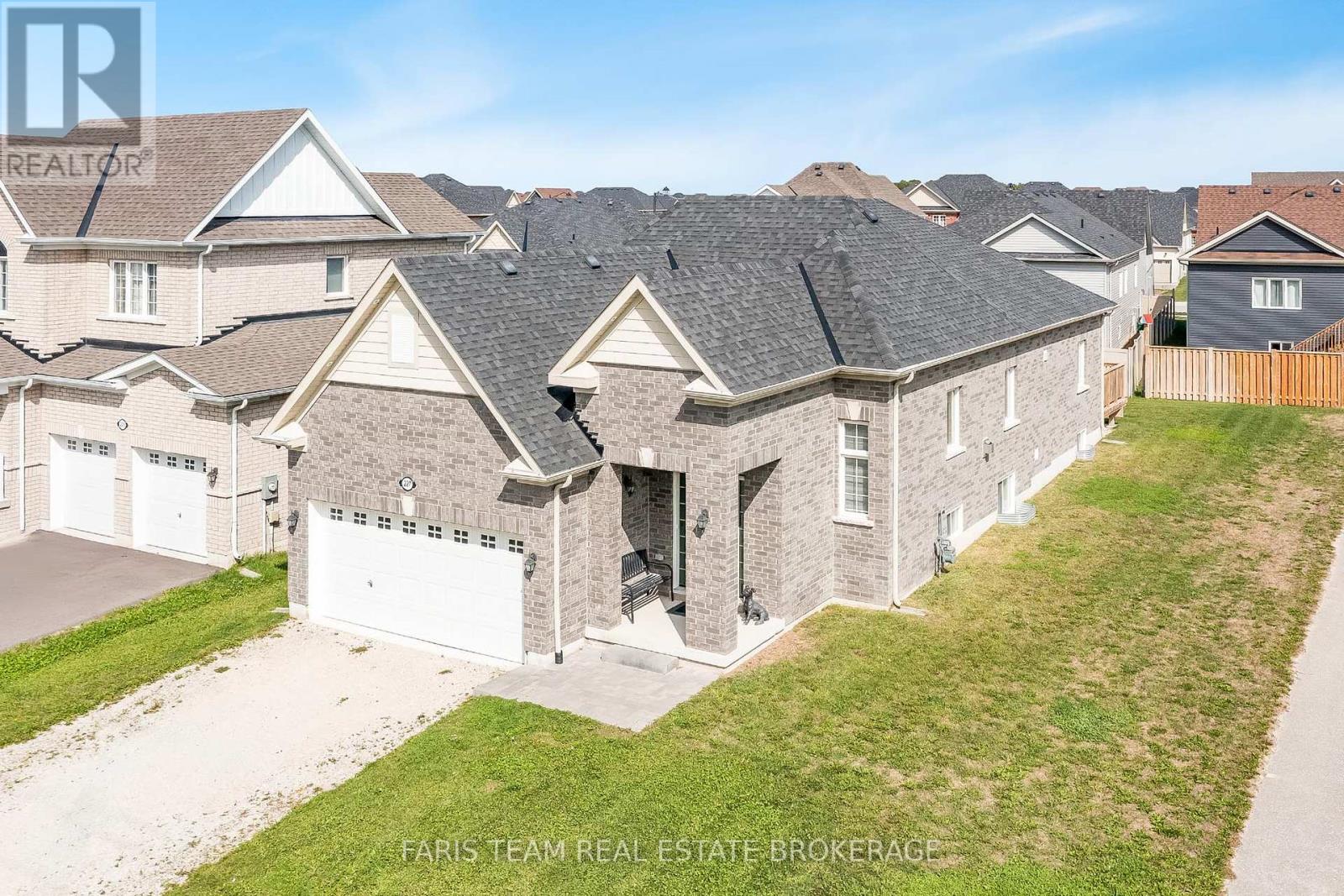 Property at 227 MOWAT STREET N image 1