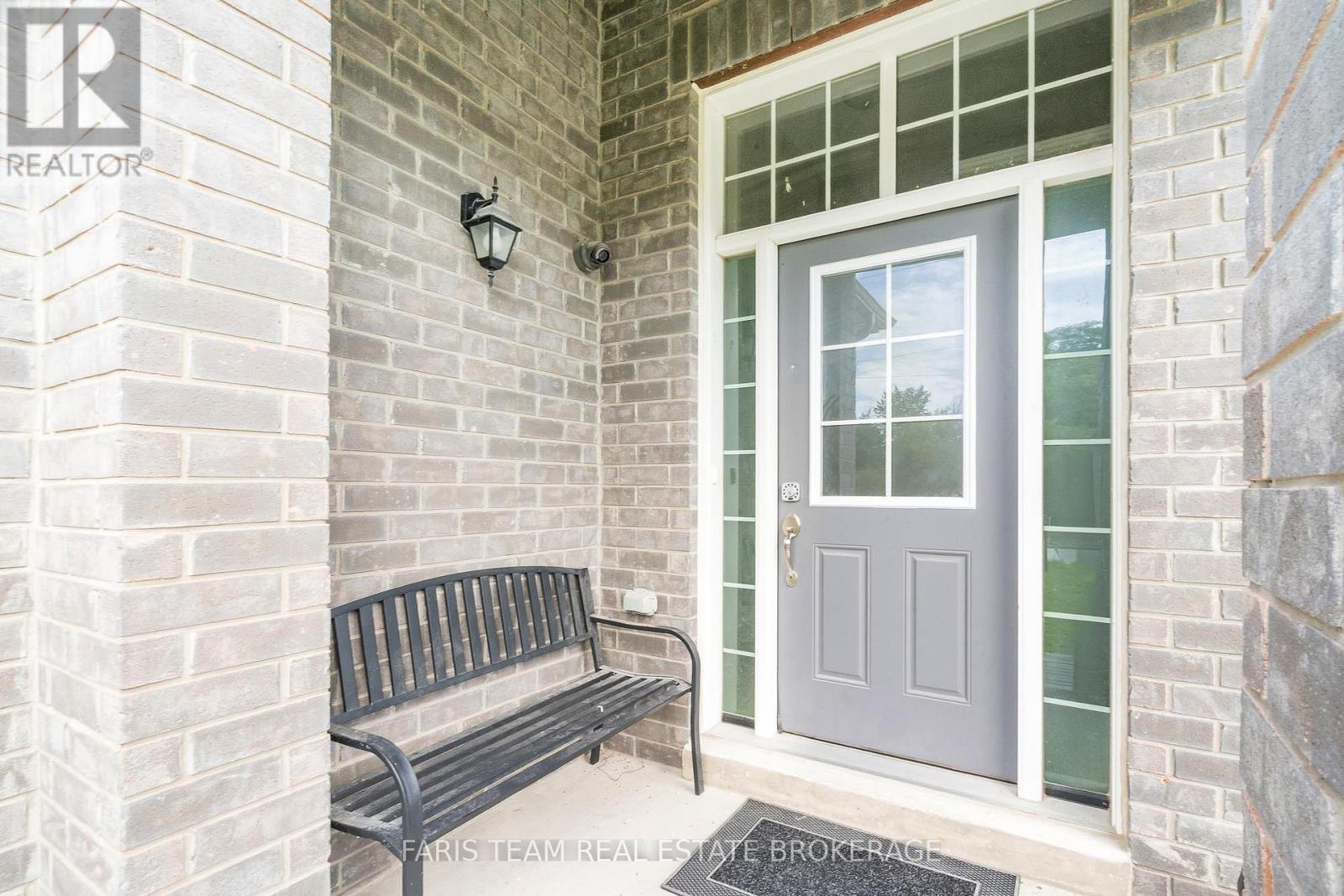 Property at 227 MOWAT STREET N image 4