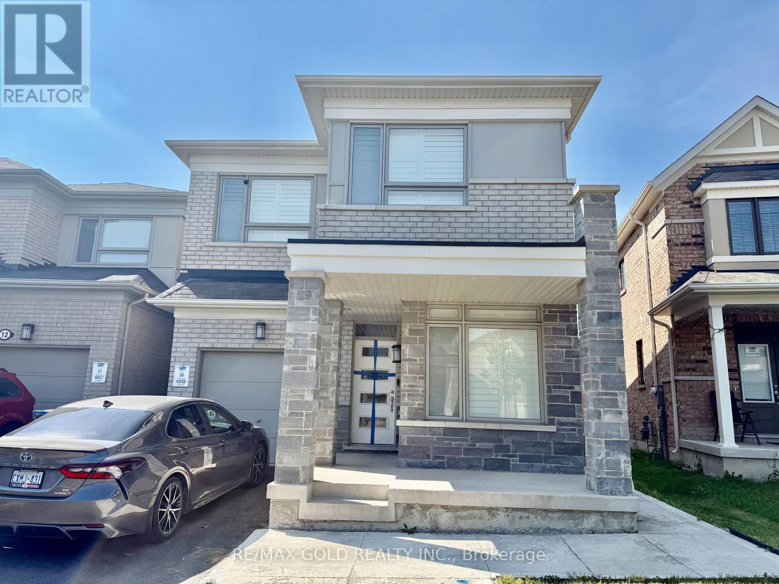 14 Divers Road, Brampton, Ontario  L7A 5C8 - Photo 1 - W12402232