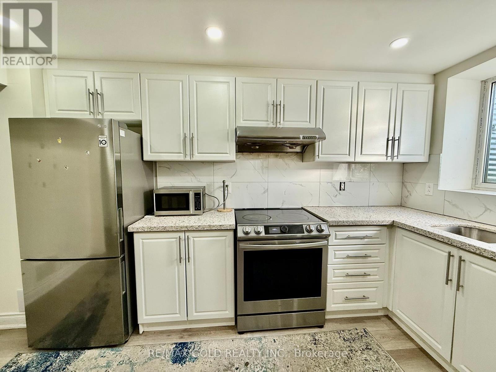 14 Divers Road, Brampton, Ontario  L7A 5C8 - Photo 11 - W12402232