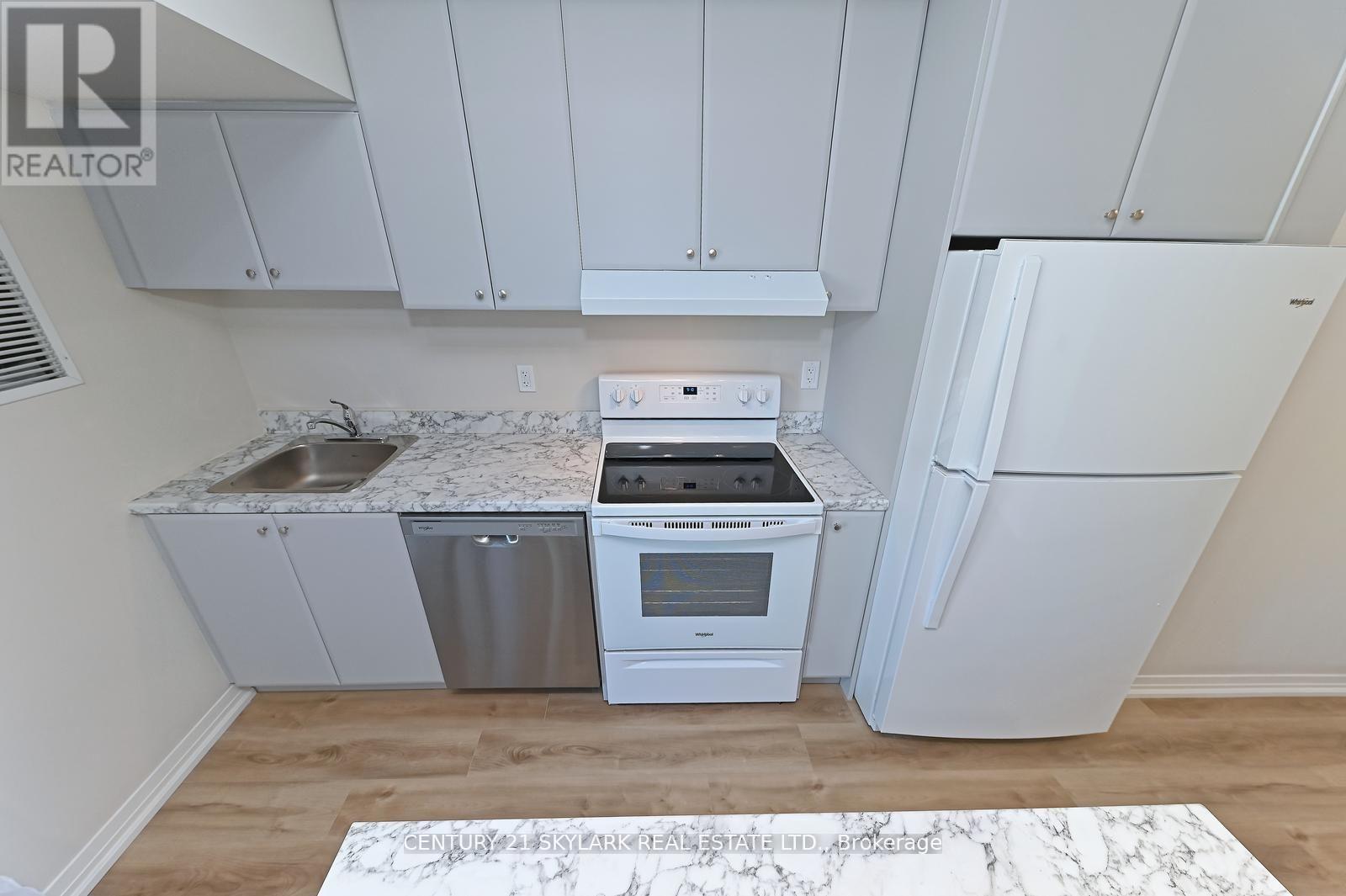 216 - 50 Herrick Ave Avenue N, St. Catharines, Ontario  L2P 2W7 - Photo 14 - X12402257