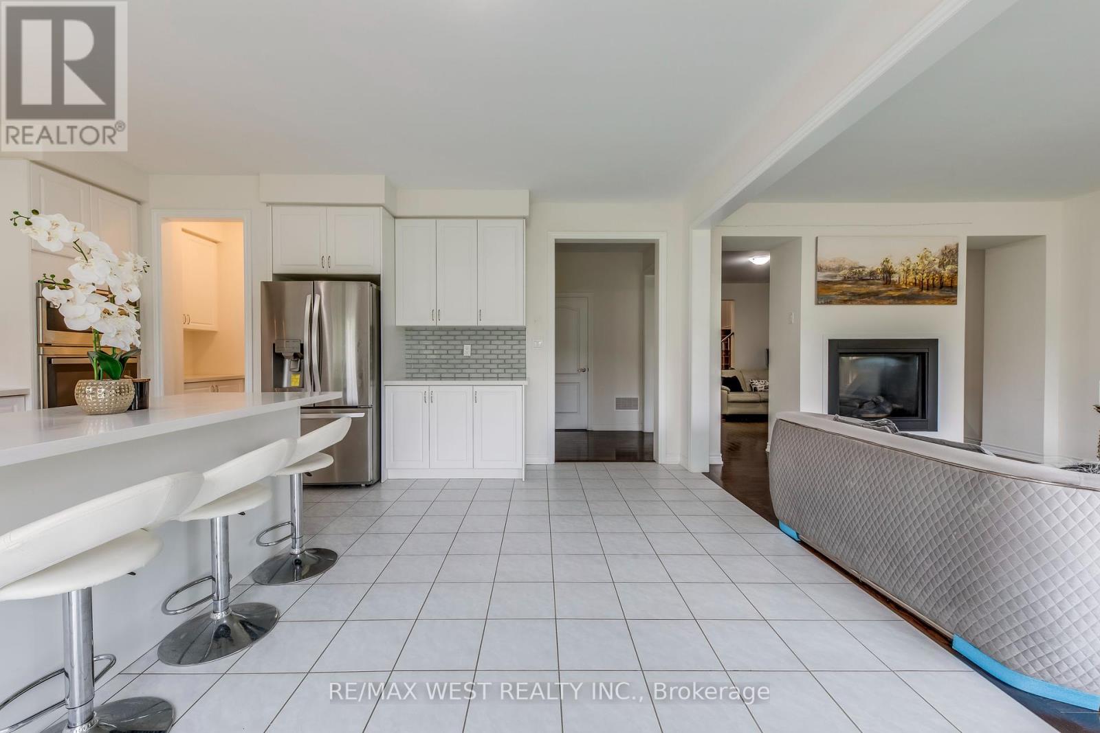 286 Danny Wheeler Boulevard, Georgina, Ontario  L4P 0J9 - Photo 17 - N12402278