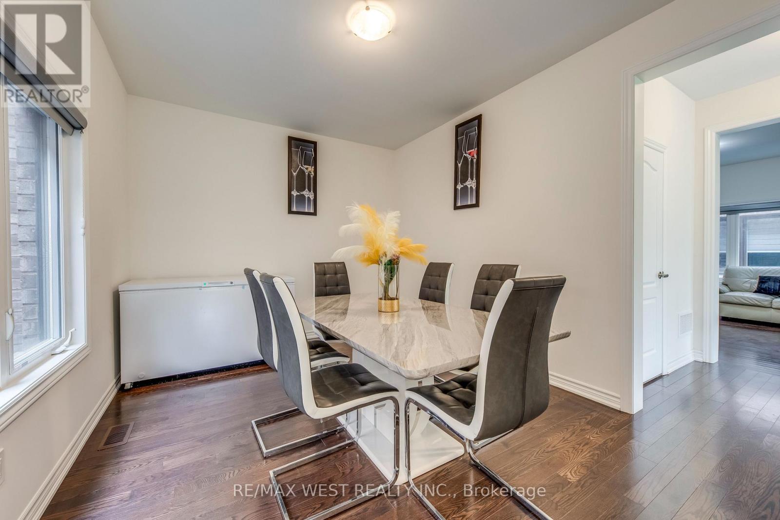 286 Danny Wheeler Boulevard, Georgina, Ontario  L4P 0J9 - Photo 27 - N12402278