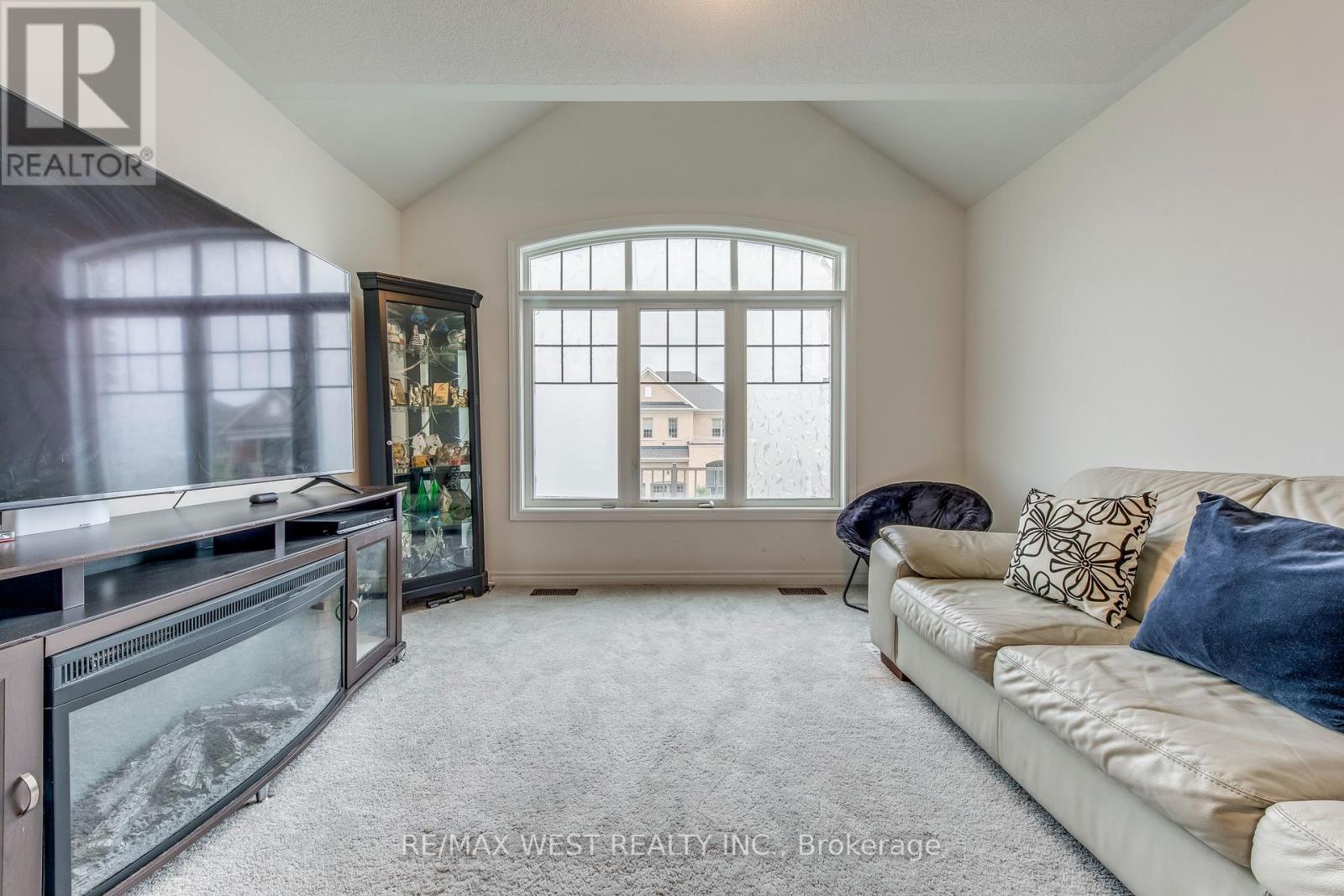 286 Danny Wheeler Boulevard, Georgina, Ontario  L4P 0J9 - Photo 31 - N12402278