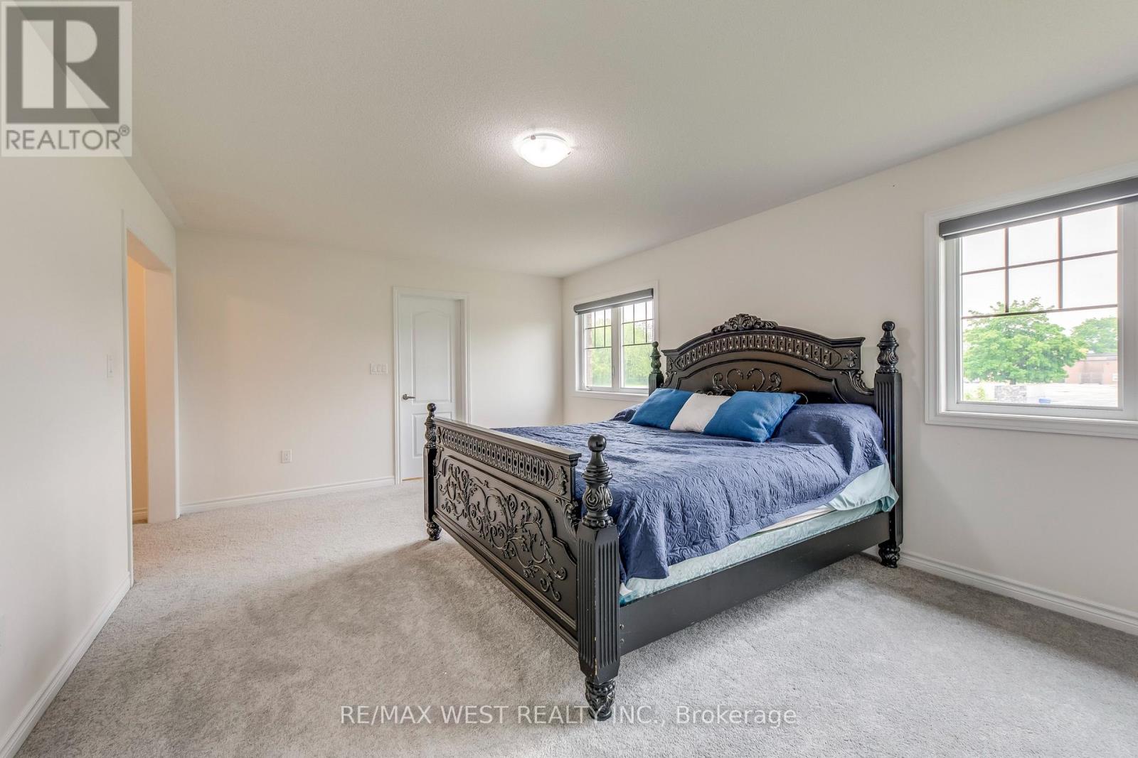 286 Danny Wheeler Boulevard, Georgina, Ontario  L4P 0J9 - Photo 35 - N12402278