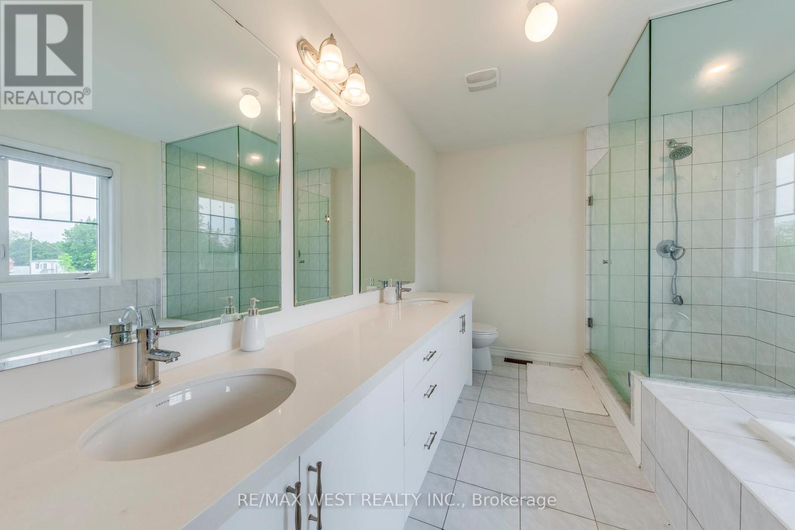 286 Danny Wheeler Boulevard, Georgina, Ontario  L4P 0J9 - Photo 36 - N12402278