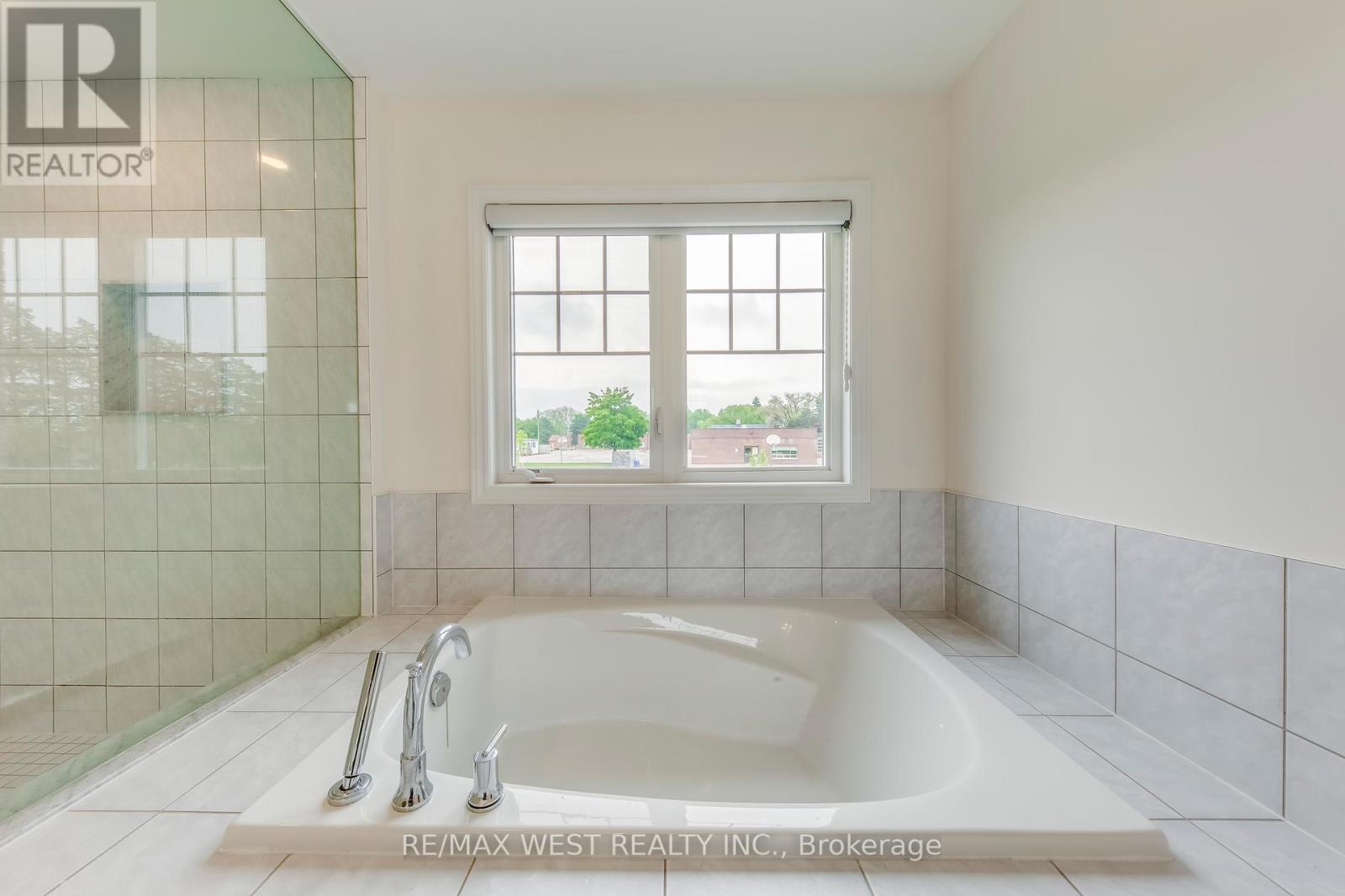 286 Danny Wheeler Boulevard, Georgina, Ontario  L4P 0J9 - Photo 37 - N12402278