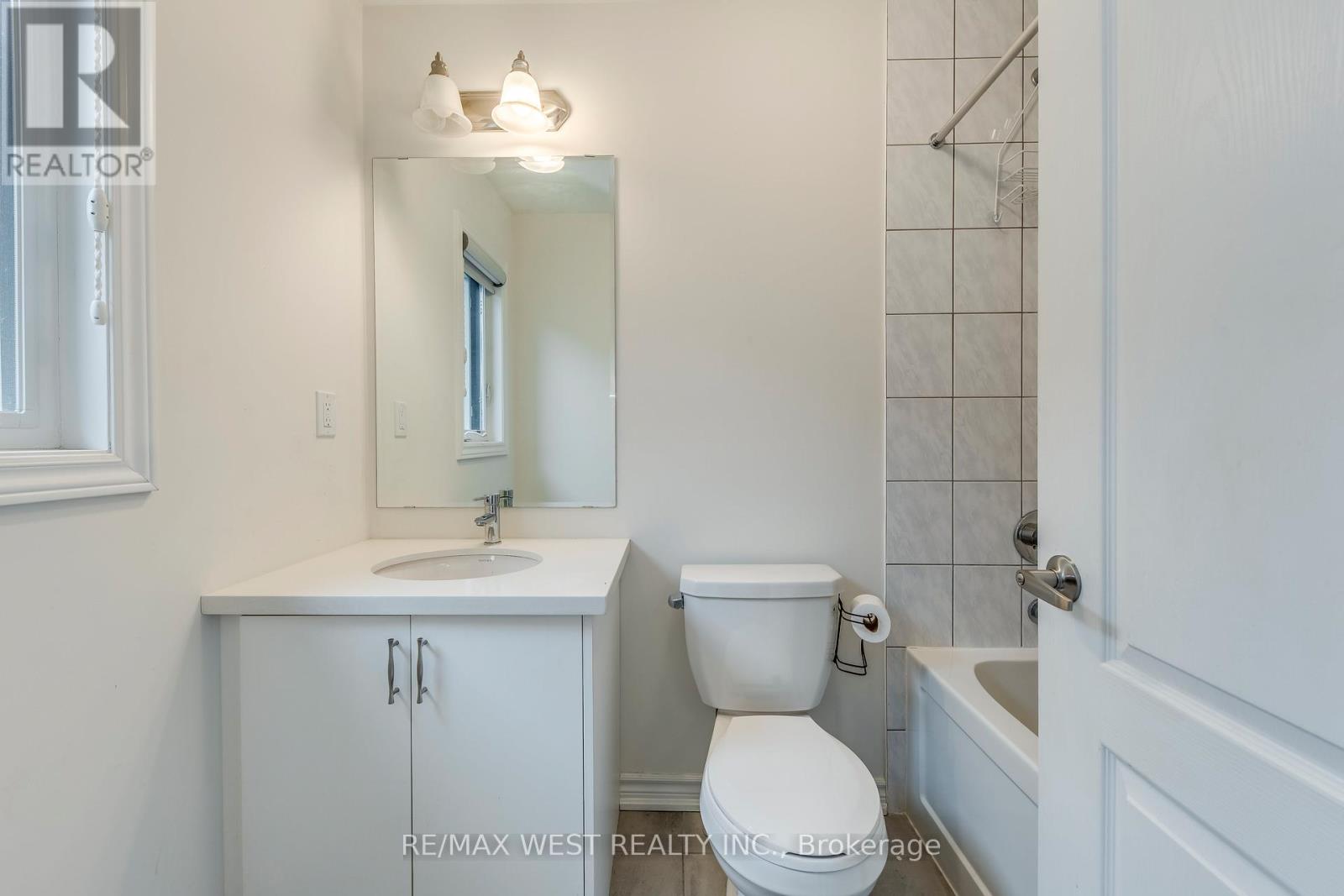 286 Danny Wheeler Boulevard, Georgina, Ontario  L4P 0J9 - Photo 39 - N12402278