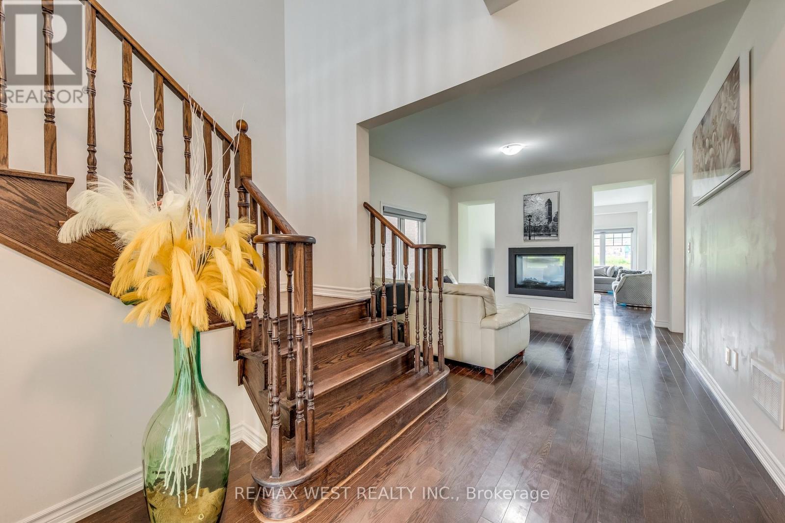 286 Danny Wheeler Boulevard, Georgina, Ontario  L4P 0J9 - Photo 5 - N12402278