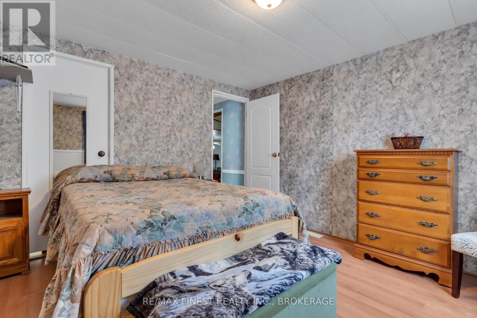 7 Cedar Street, Greater Napanee, Ontario  K7R 3L1 - Photo 26 - X12332296
