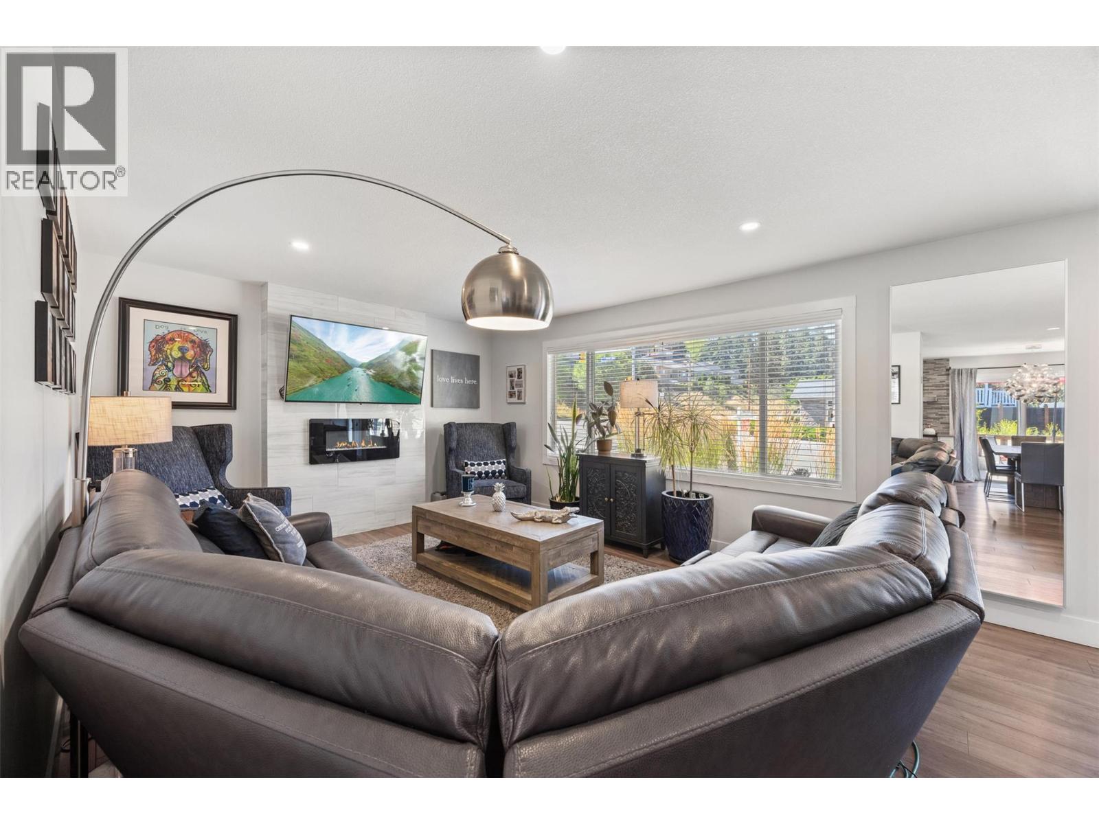 1255 Rio Drive, Kelowna, British Columbia  V1V 1E2 - Photo 2 - 10359244