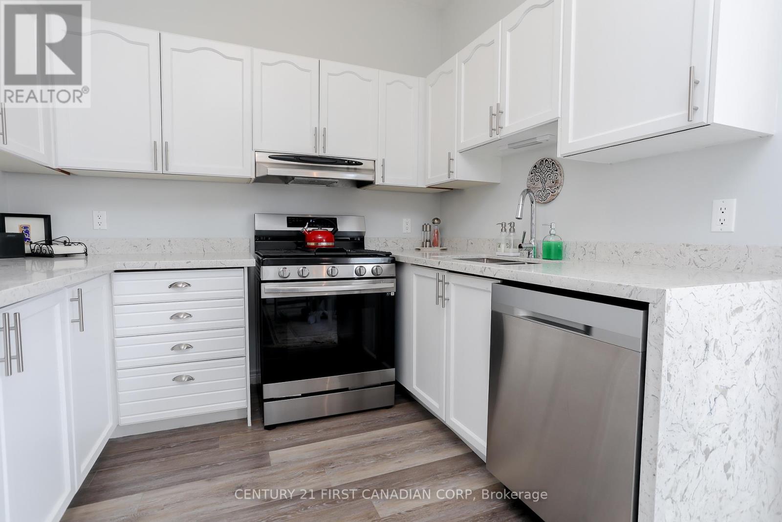 10 - 374 Front Street, Central Elgin, Ontario  N5L 1E9 - Photo 15 - X12402301