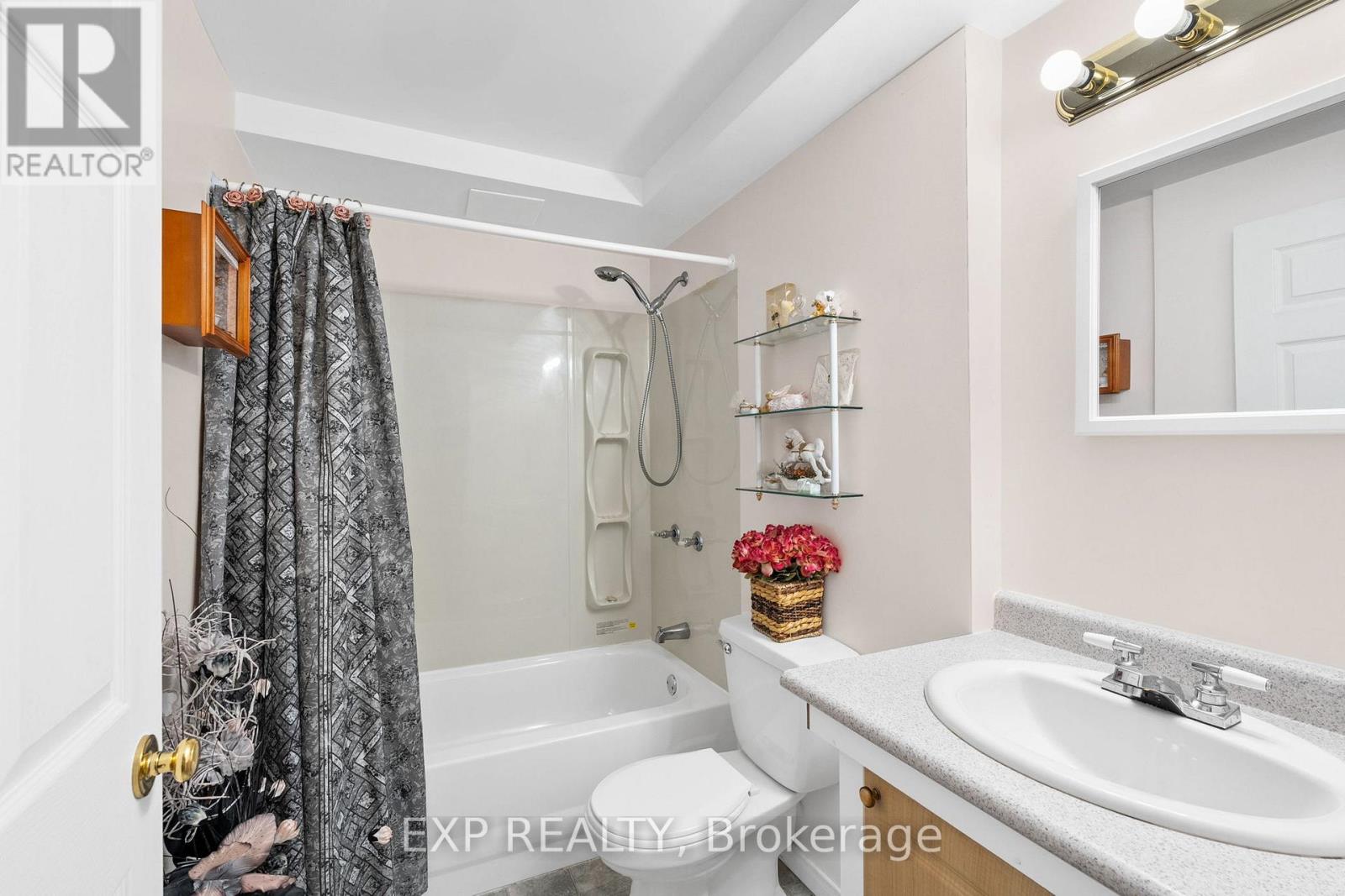 18 Golders Green Lane, Ottawa, Ontario  K2J 5C1 - Photo 37 - X12402294