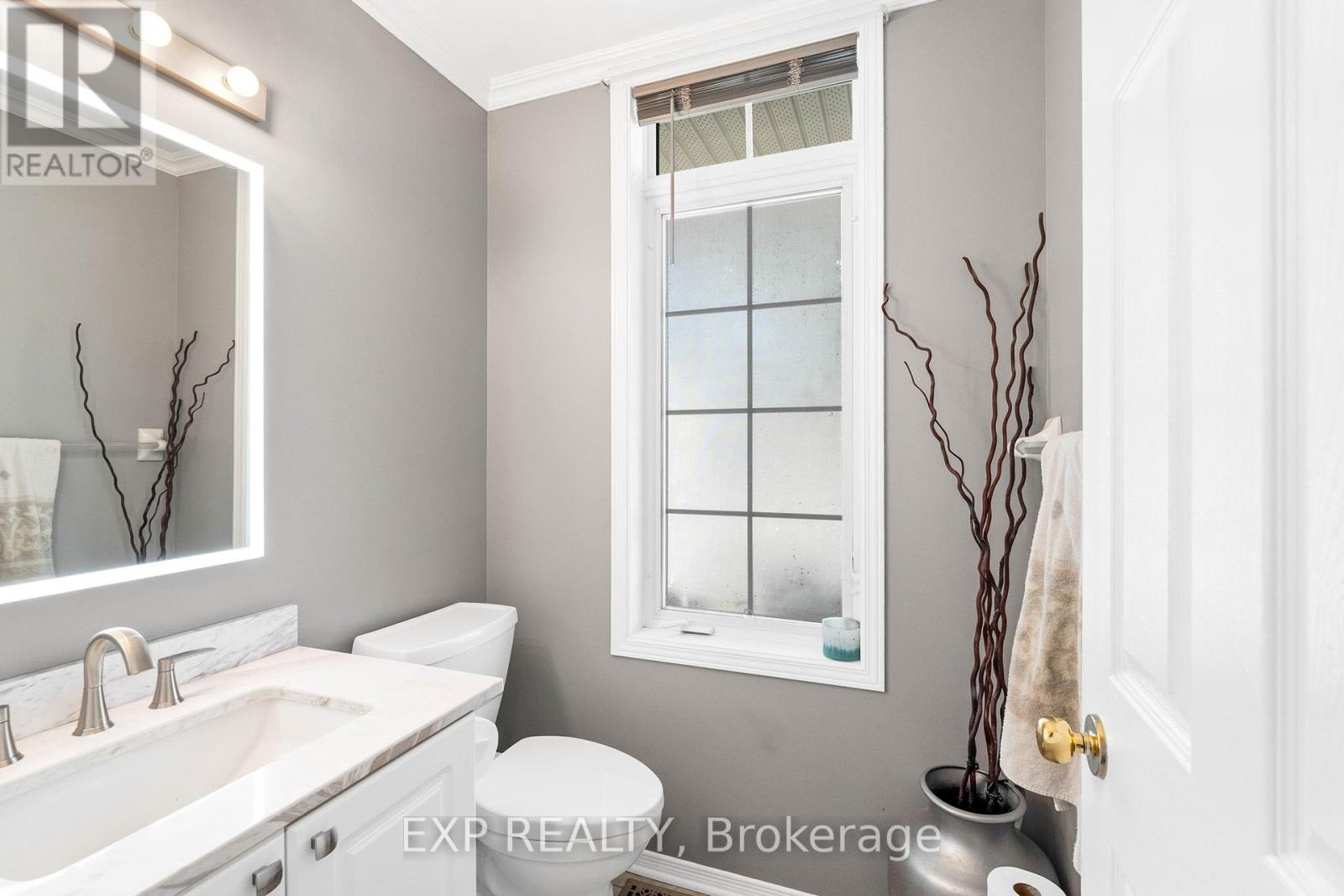 18 Golders Green Lane, Ottawa, Ontario  K2J 5C1 - Photo 7 - X12402294