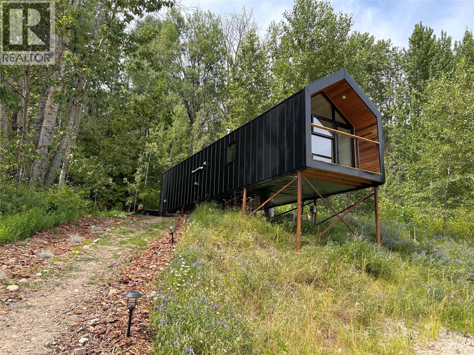 2715 3b Highway, Rossland, British Columbia  V0G 1Y0 - Photo 4 - 10356557