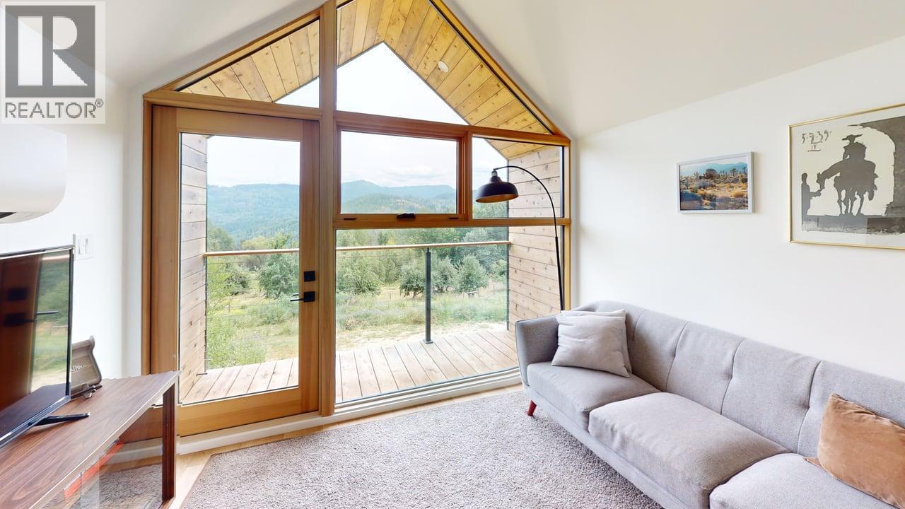 2715 3b Highway, Rossland, British Columbia  V0G 1Y0 - Photo 21 - 10356557