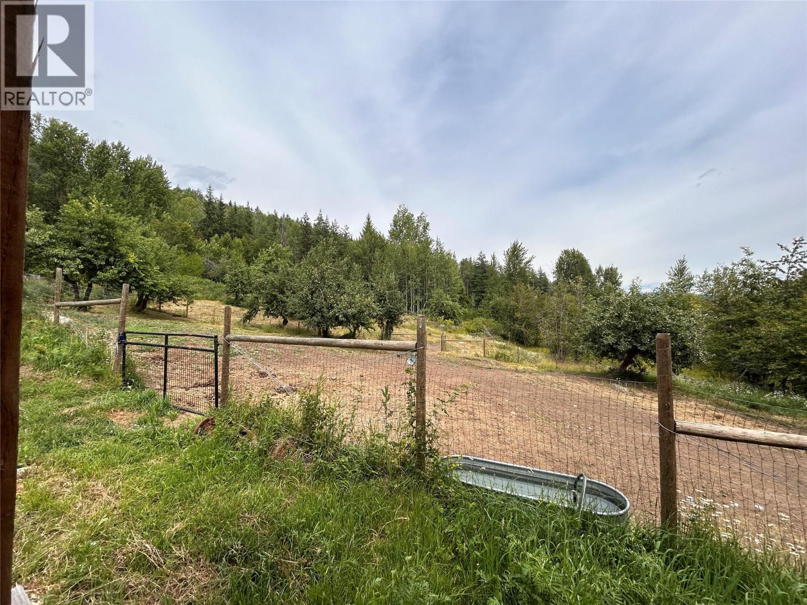 2715 3b Highway, Rossland, British Columbia  V0G 1Y0 - Photo 31 - 10356557