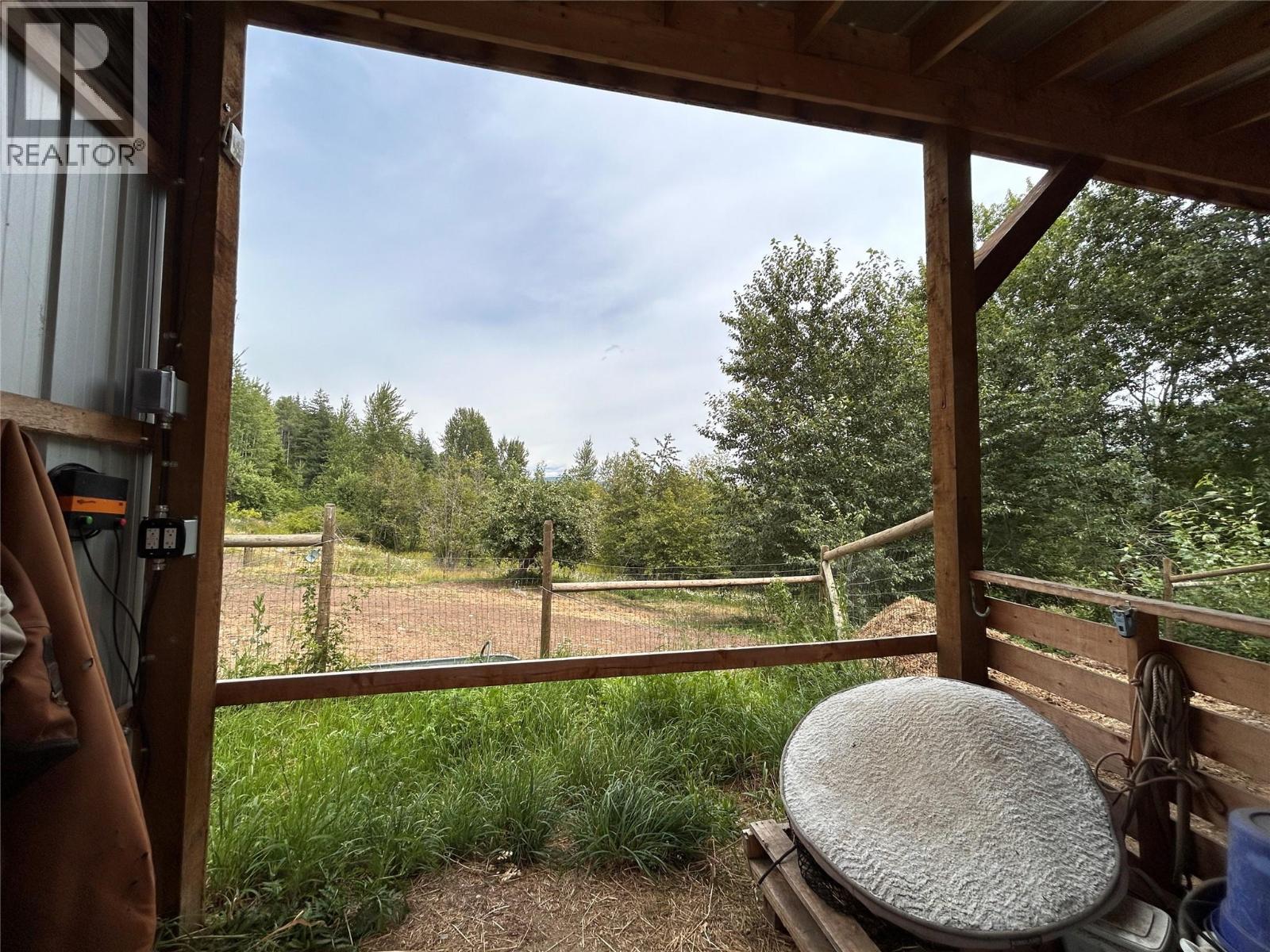 2715 3b Highway, Rossland, British Columbia  V0G 1Y0 - Photo 33 - 10356557