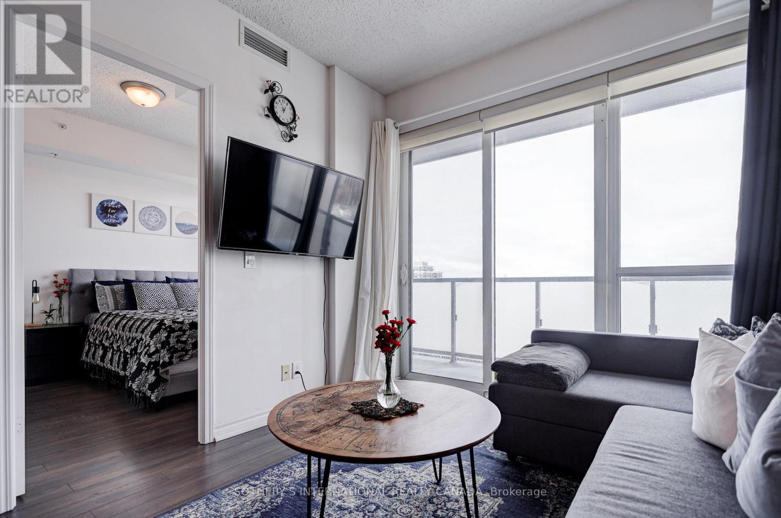 712 - 15 James Finlay Way, Toronto, Ontario  M3M 0B3 - Photo 11 - W12402295