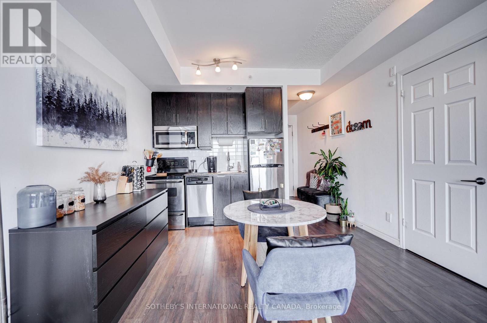 712 - 15 James Finlay Way, Toronto, Ontario  M3M 0B3 - Photo 4 - W12402295