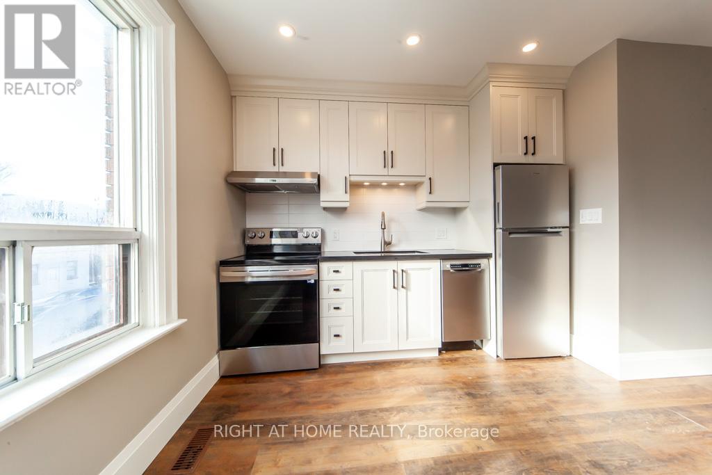 Upper - 3328 Dundas Street W, Toronto, Ontario  M6P 2A4 - Photo 14 - W12402309