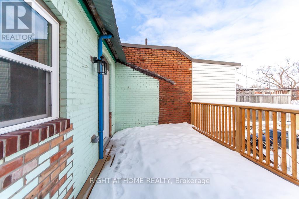 Upper - 3328 Dundas Street W, Toronto, Ontario  M6P 2A4 - Photo 26 - W12402309
