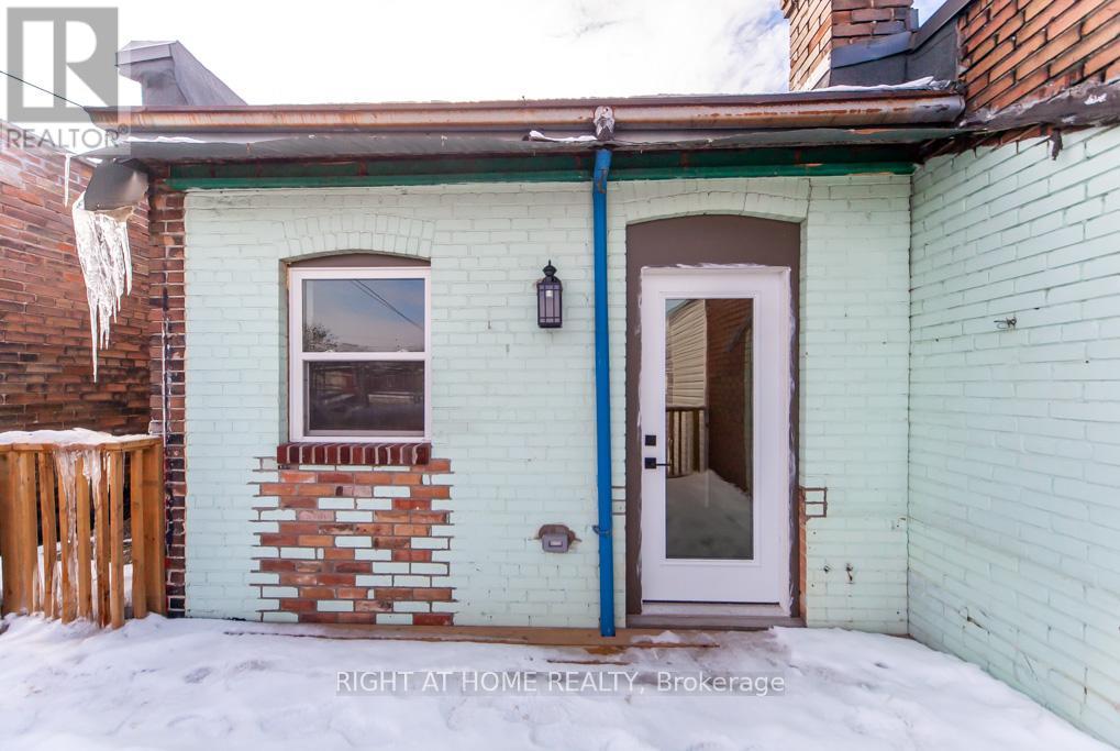Upper - 3328 Dundas Street W, Toronto, Ontario  M6P 2A4 - Photo 28 - W12402309