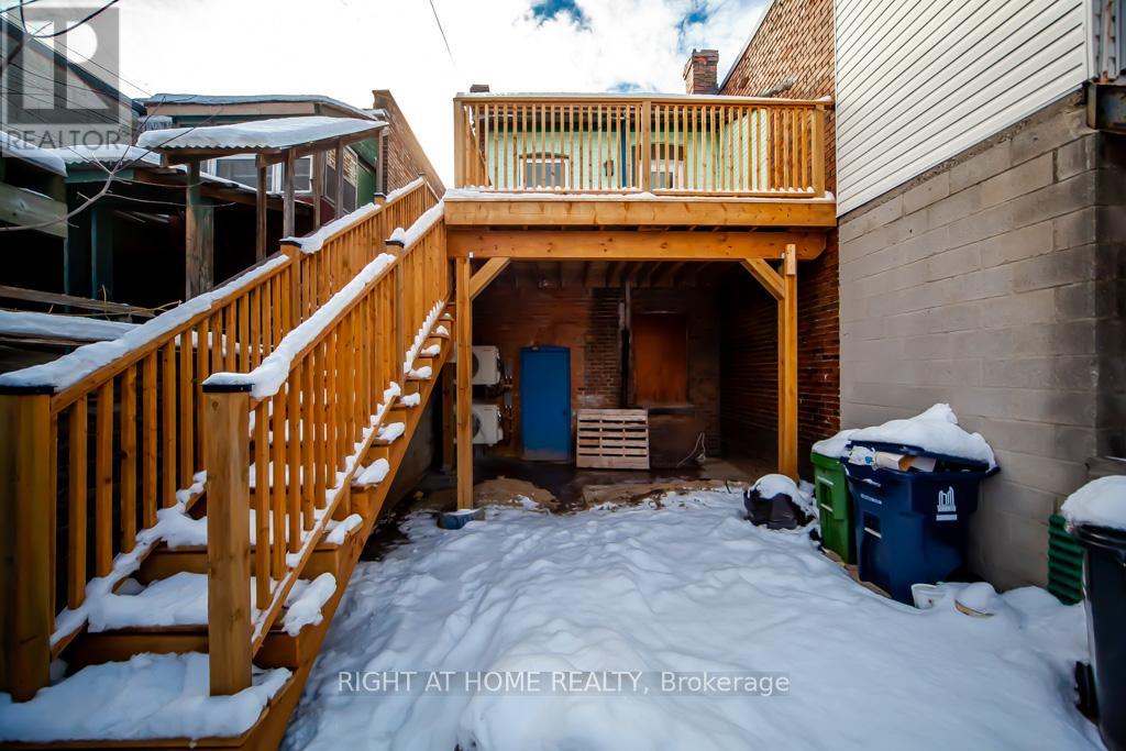 Upper - 3328 Dundas Street W, Toronto, Ontario  M6P 2A4 - Photo 32 - W12402309