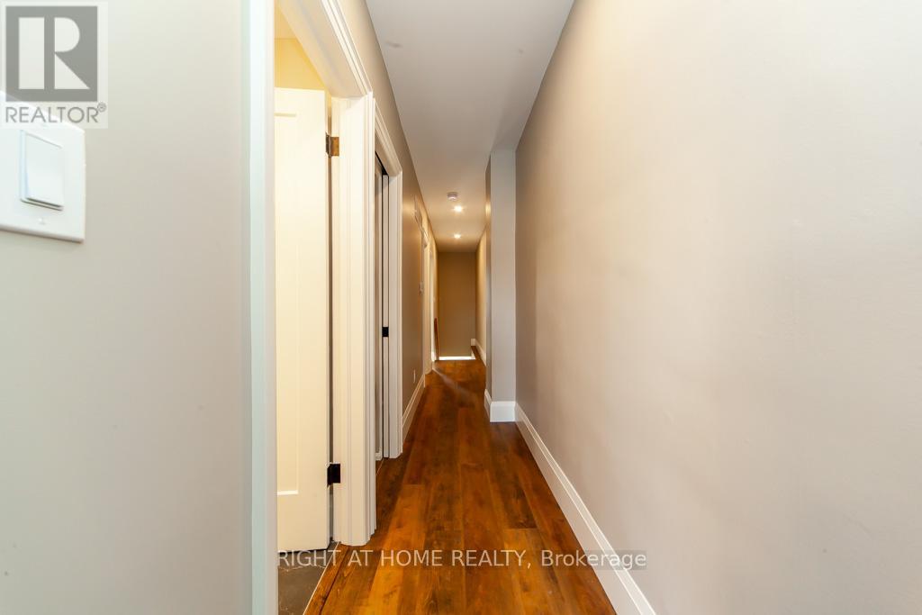 Upper - 3328 Dundas Street W, Toronto, Ontario  M6P 2A4 - Photo 7 - W12402309
