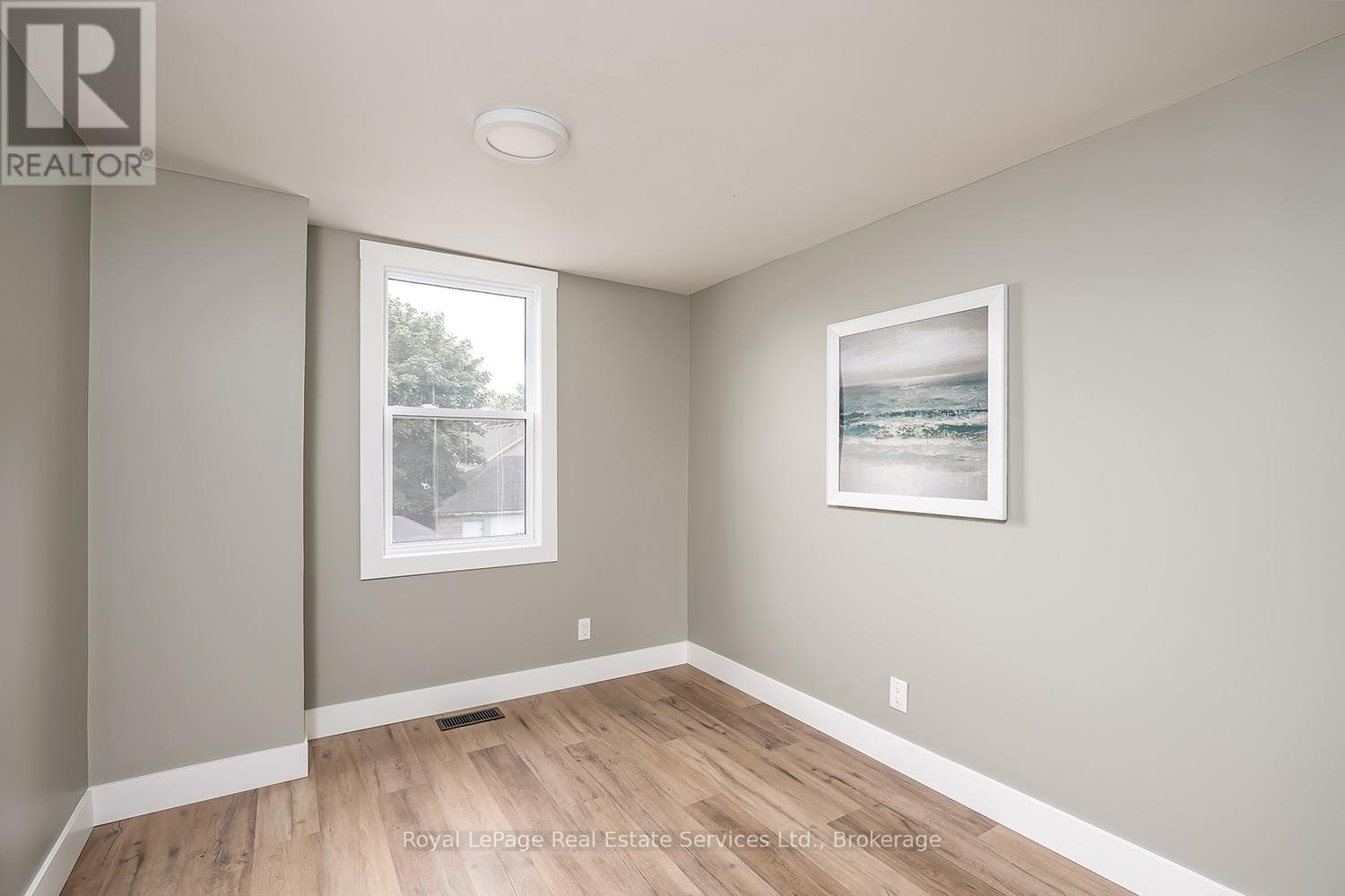 Front - 37 Albert Street, Welland, Ontario  L3B 4L1 - Photo 16 - X12402335
