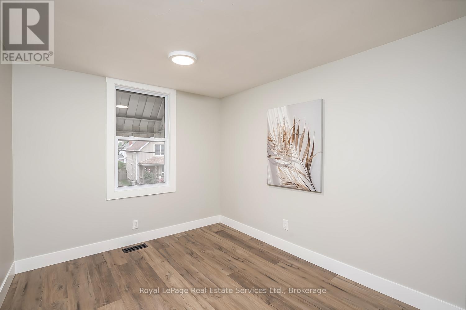 Front - 37 Albert Street, Welland, Ontario  L3B 4L1 - Photo 21 - X12402335