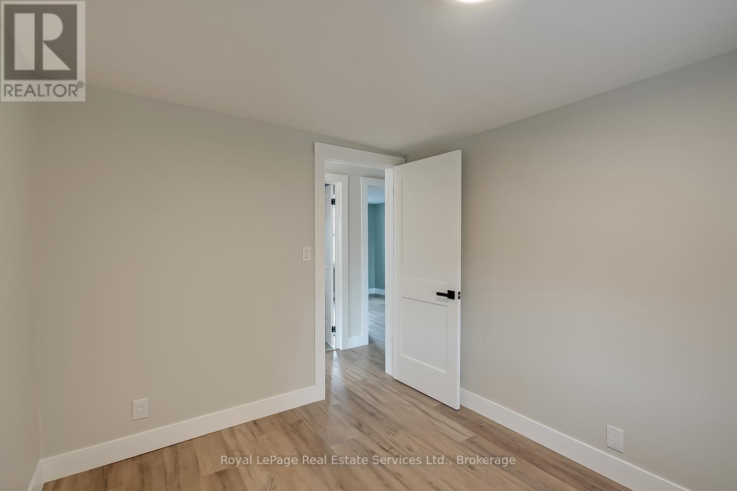 Front - 37 Albert Street, Welland, Ontario  L3B 4L1 - Photo 22 - X12402335