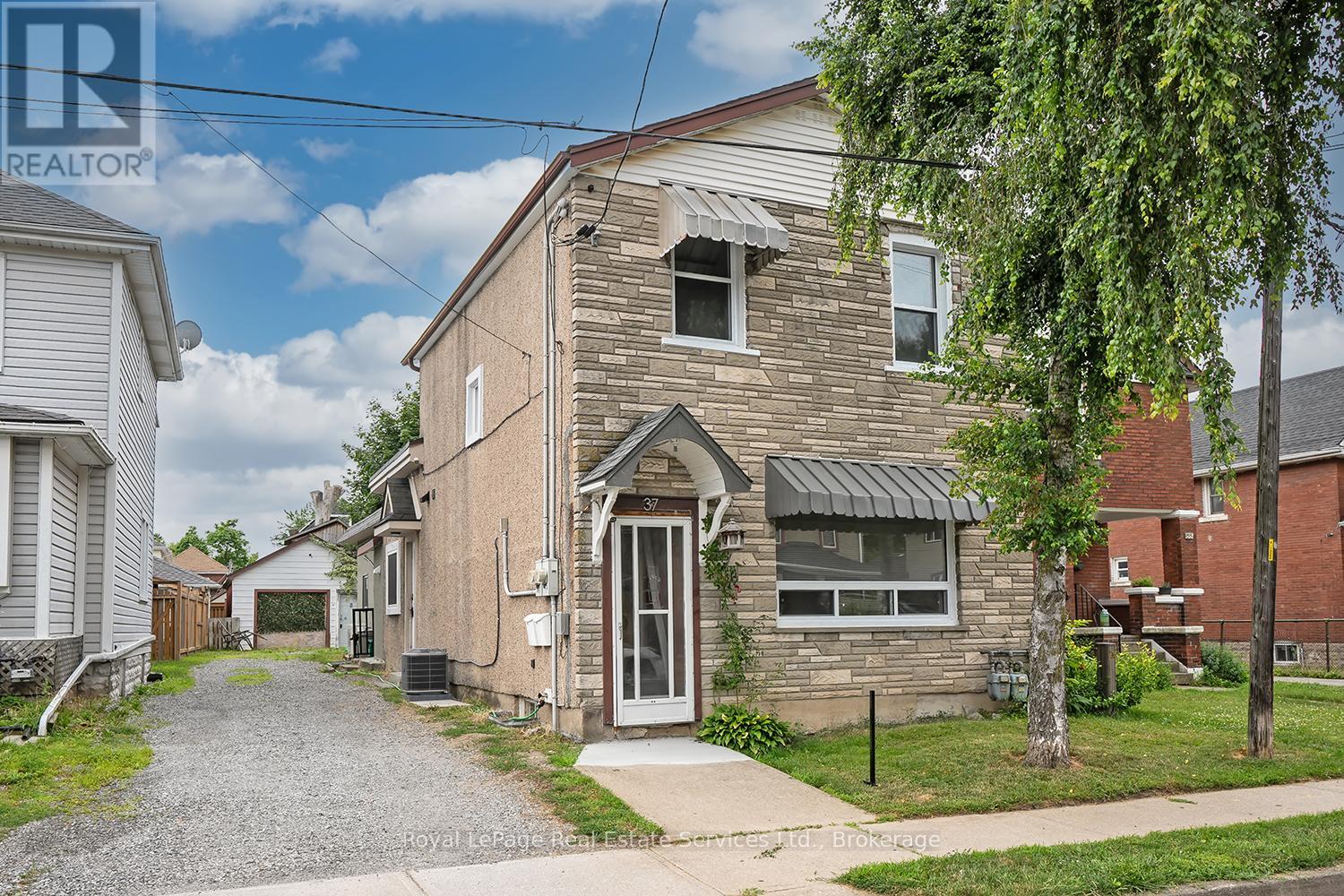 Front - 37 Albert Street, Welland, Ontario  L3B 4L1 - Photo 25 - X12402335