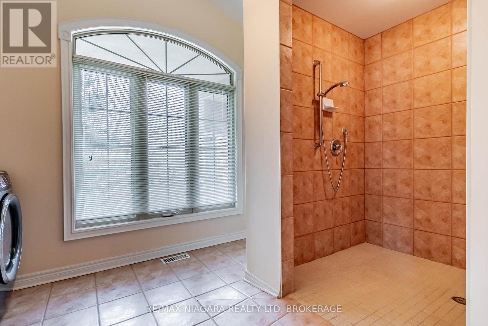 47 Sculler's Way, St. Catharines, Ontario  L2N 7S9 - Photo 19 - X12402321