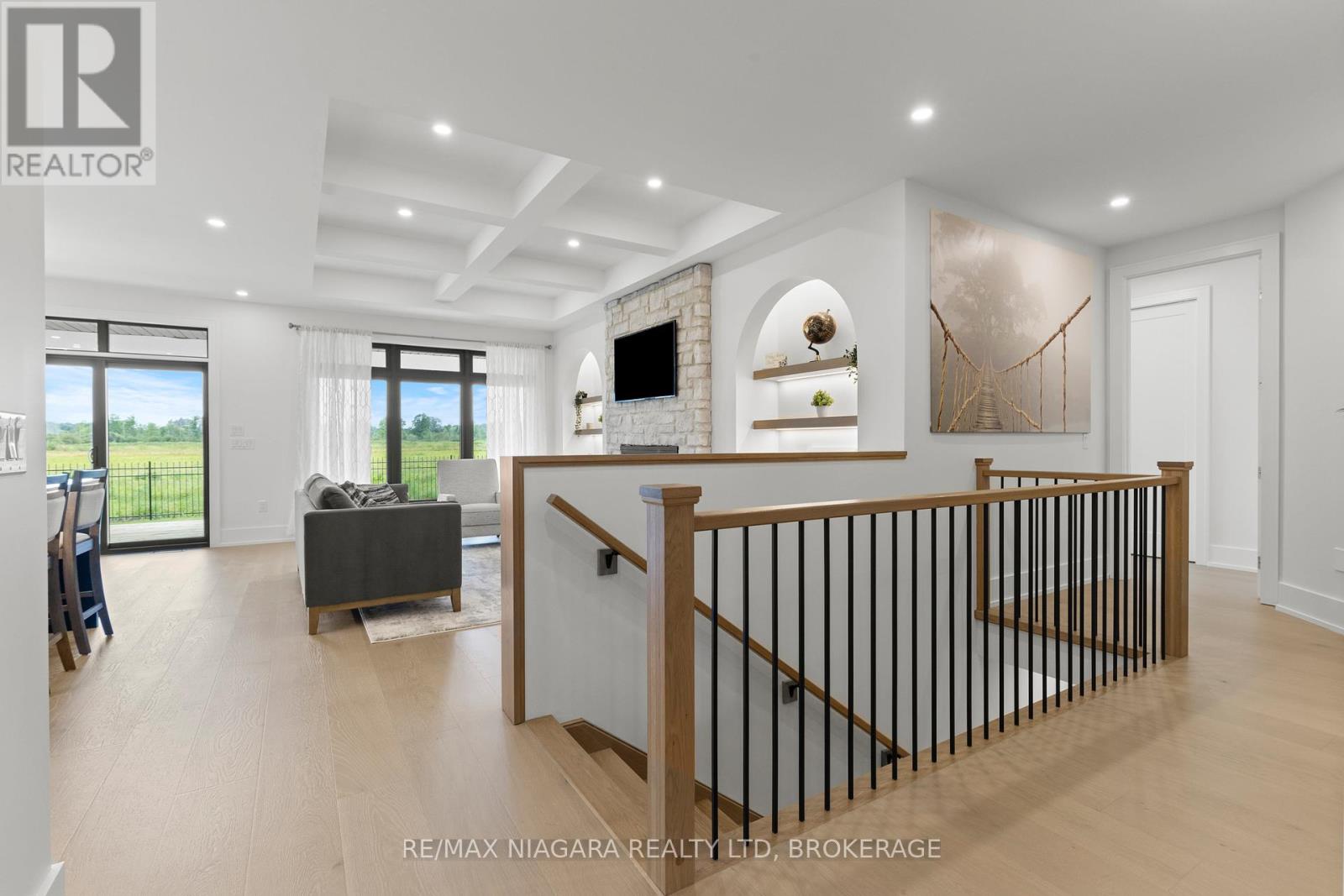 637 Buffalo Road, Fort Erie (Crescent Park), Ontario  L2A 5G7 - Photo 12 - X12402328