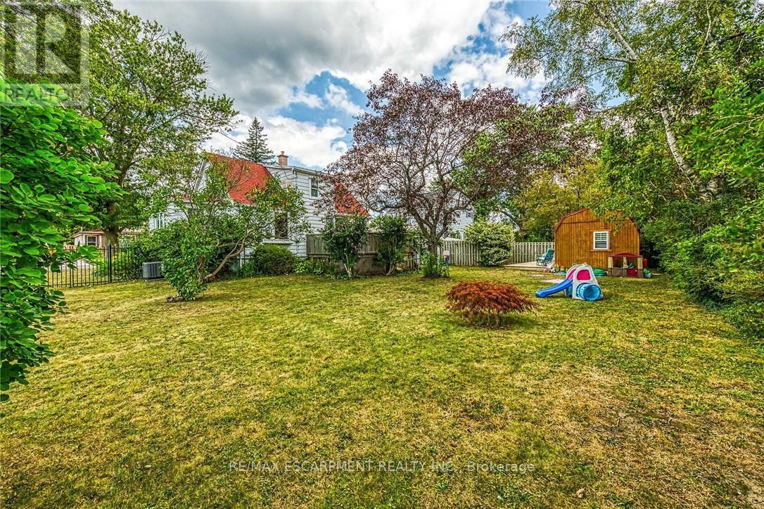 805 Broad Street E, Haldimand (Dunnville), Ontario  N1A 1H4 - Photo 38 - X12402298