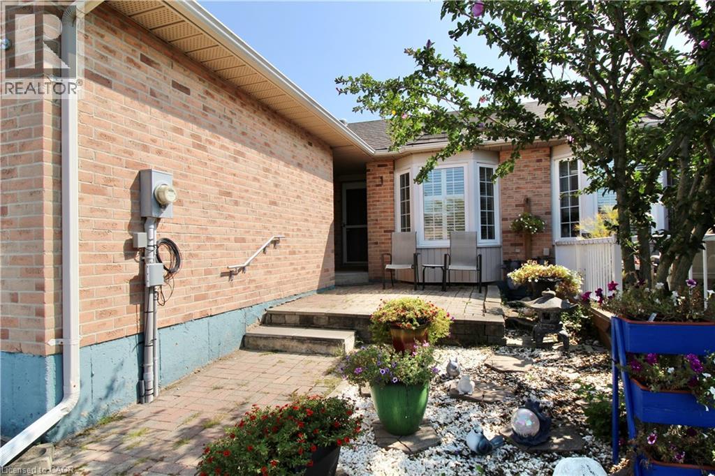 4451 Michael Avenue E, Beamsville, Ontario  L3J 0E2 - Photo 2 - 40769598