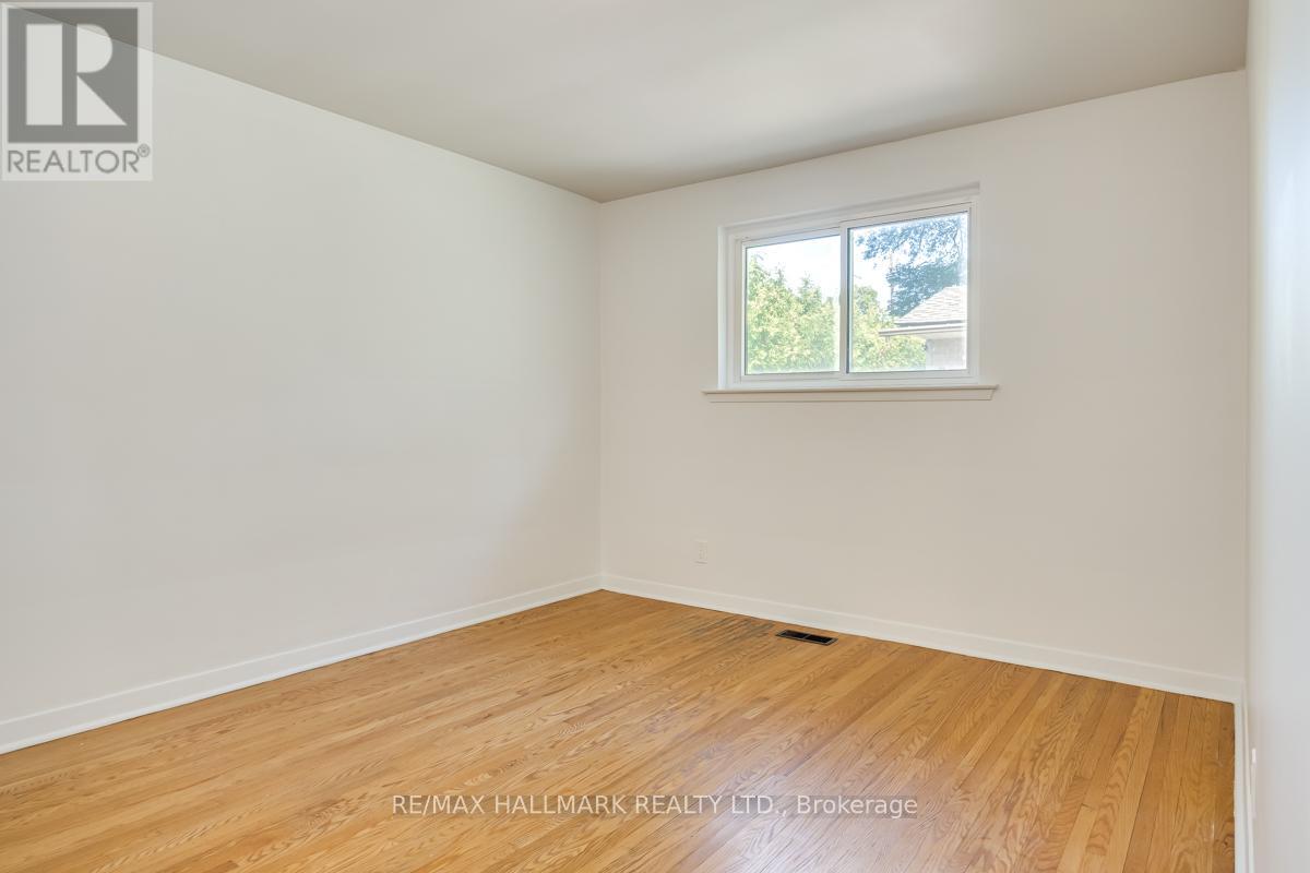 Main Floor - 30 Silkwood Crescent, Toronto, Ontario  M2J 1G9 - Photo 11 - C12402333