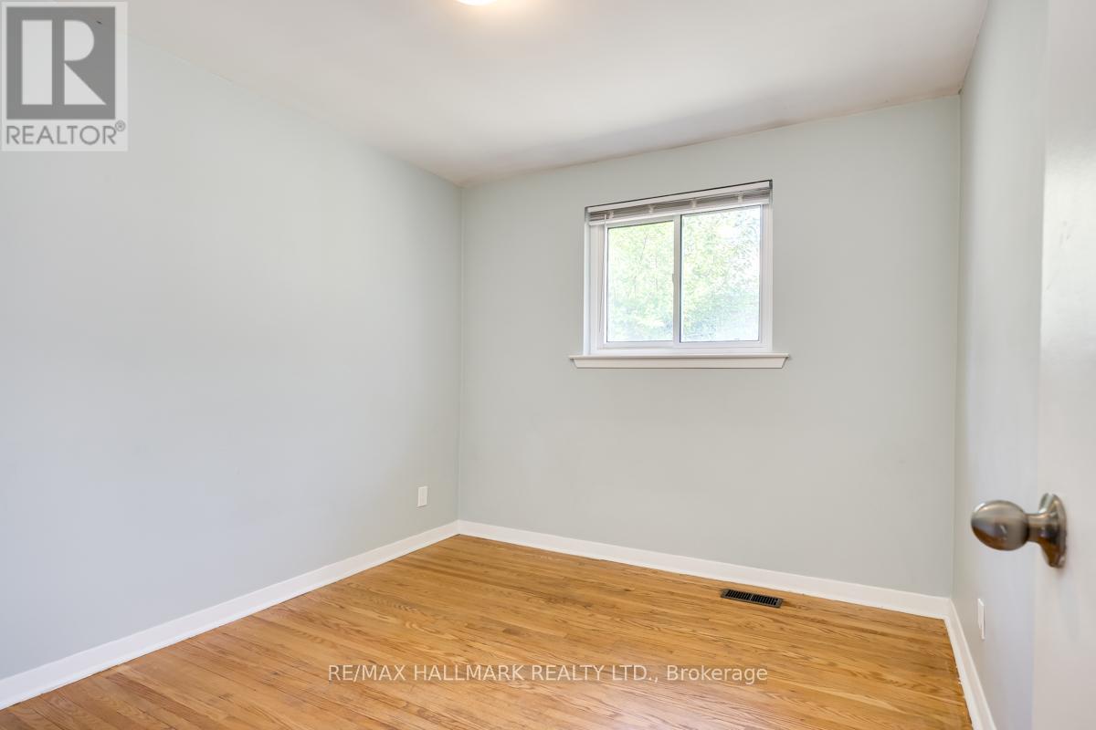 Main Floor - 30 Silkwood Crescent, Toronto, Ontario  M2J 1G9 - Photo 14 - C12402333